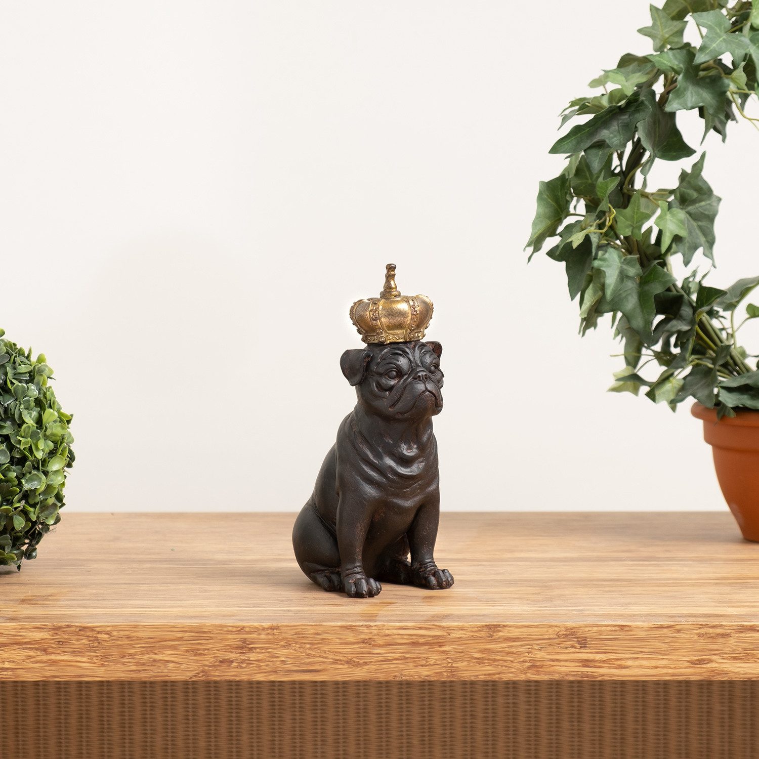 Moritz Dekofigur Deko-Figur Mops Hunde-König mit Krone sitz aus Polyresin, Polyresin Figuren Deko Geschenk Geometrische TierFigur Modern Skulptur