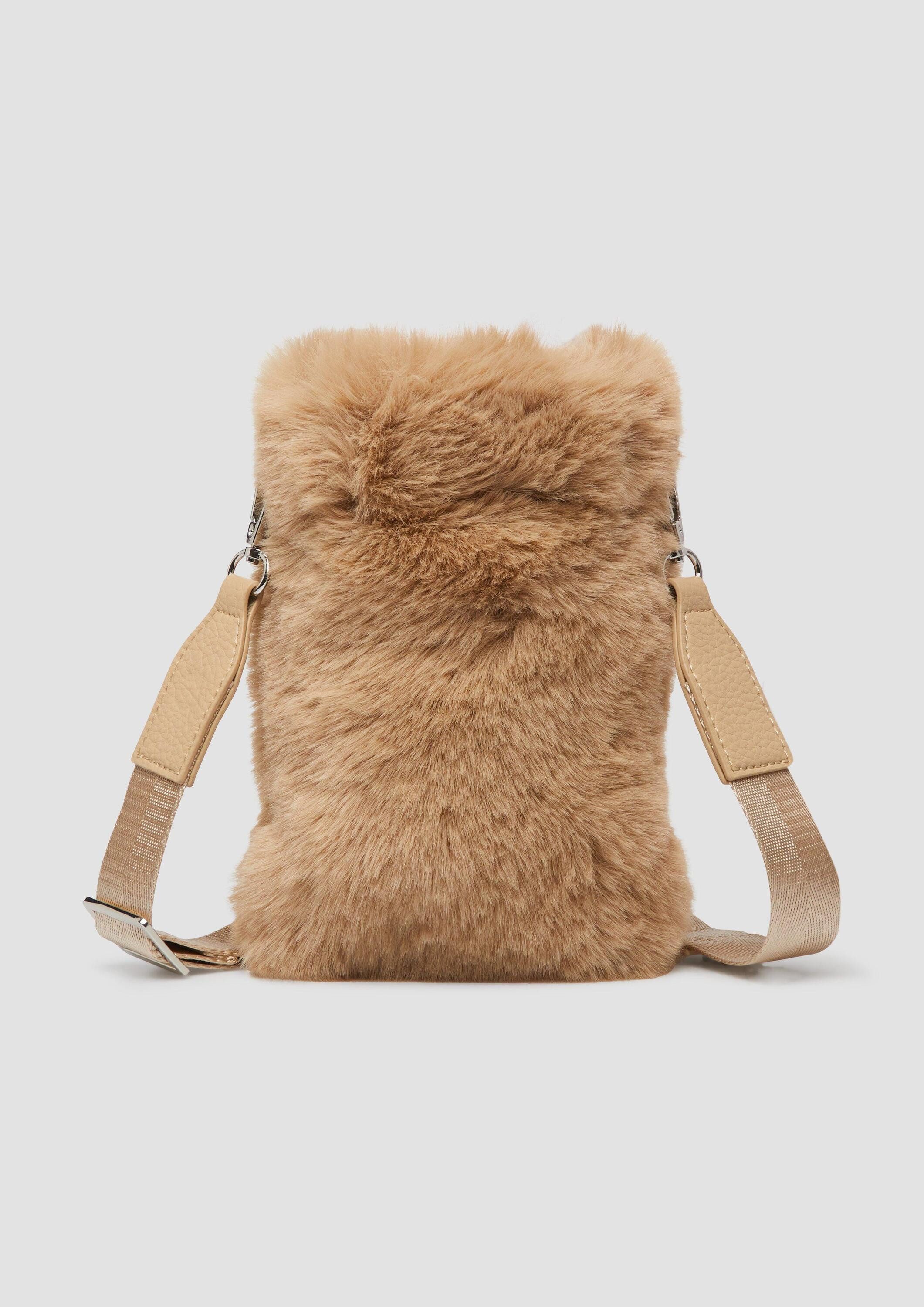 s.Oliver Umhängetasche Tasche, Handytasche aus Fake Fur mit abnehmbarem Sch günstig online kaufen