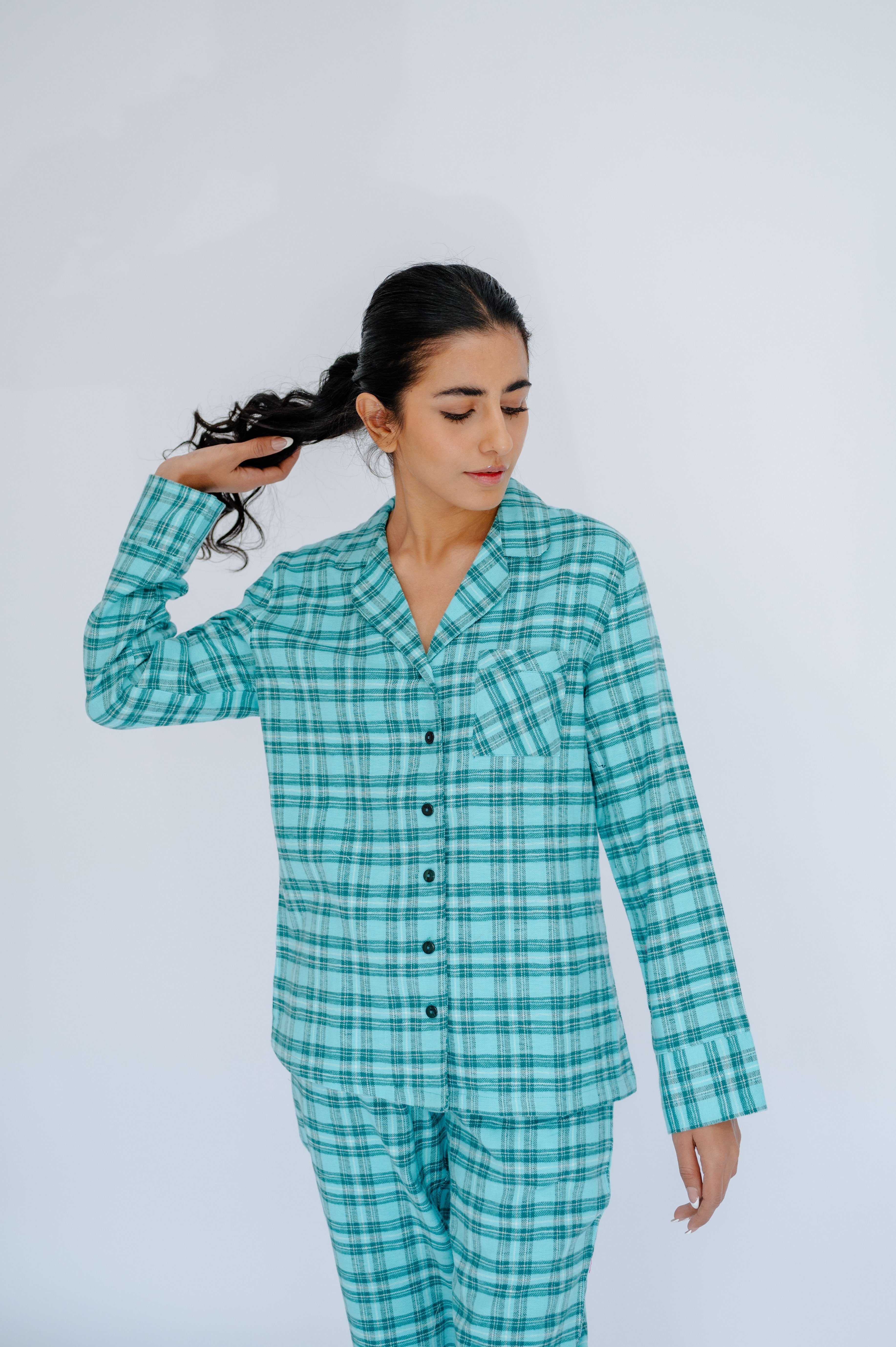 SNOOZE OFF Pyjama Schlafanzug aus Flanell in türkisem Karomuster (2 tlg., 1 Stück) mit Kontrastpaspel-Details