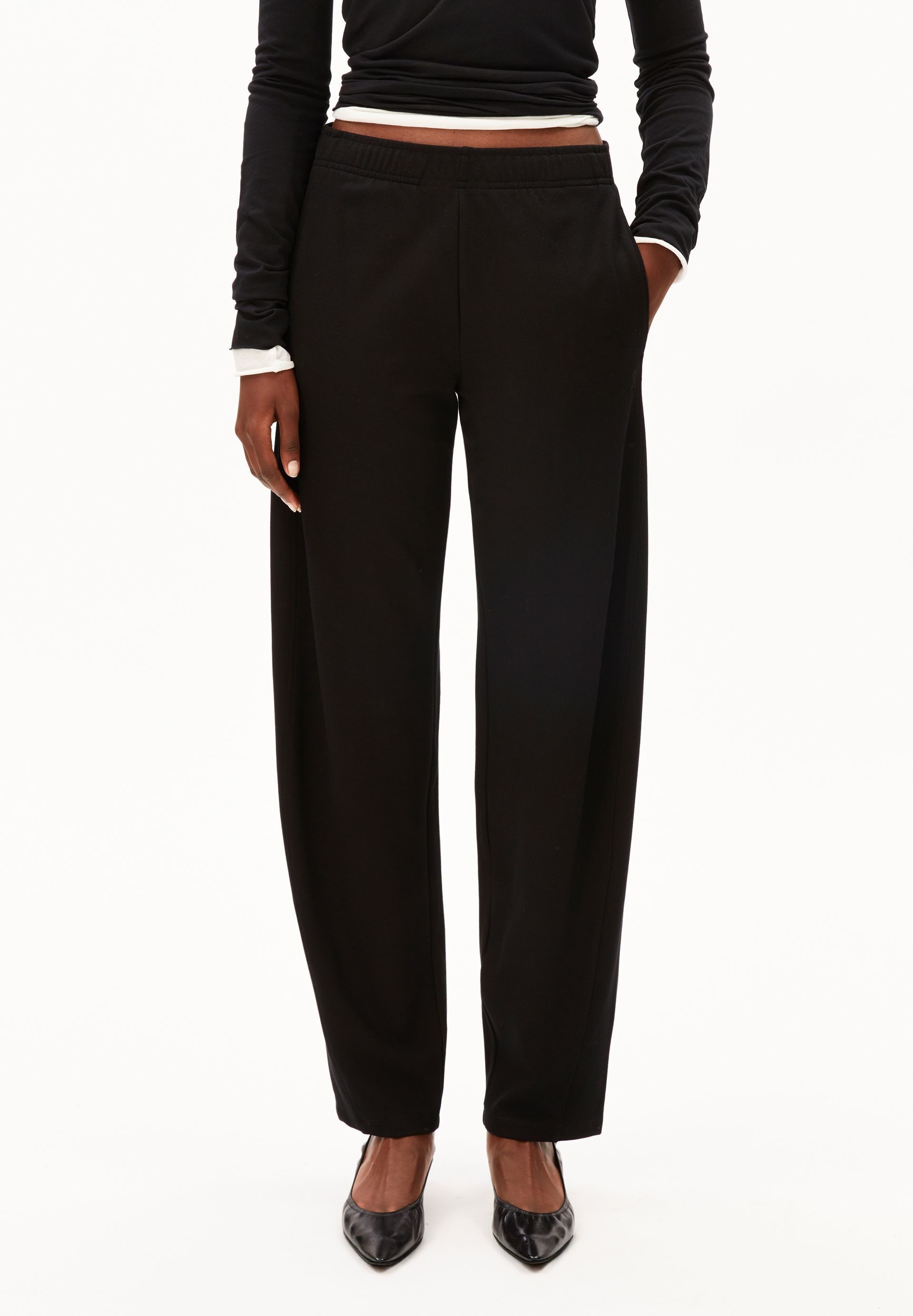 Armedangels Jerseyhose JERSEY BARREL (Mid waist, Regular Fit) Hose aus LENZING™ ECOVERO™ Viskose Mix