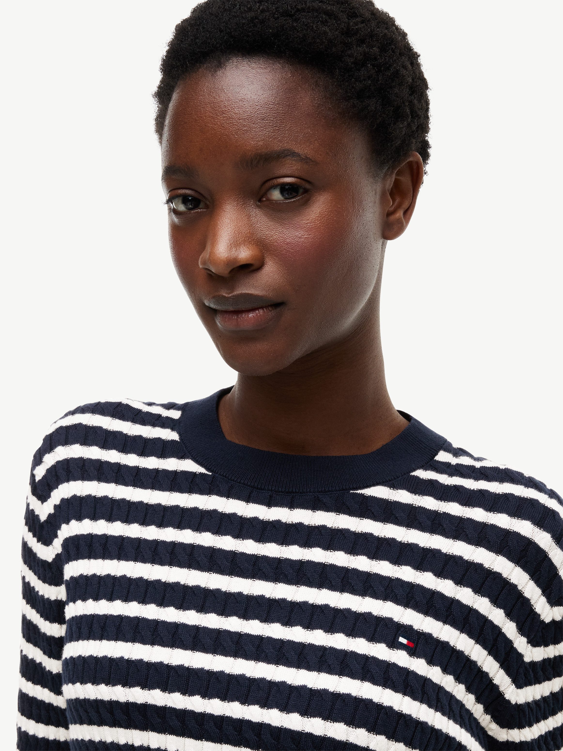 Tommy Hilfiger Rundhalspullover CO CABLE C-NK LS SWEATER Baumwolle, mit Zopfmuster, Regular Fit