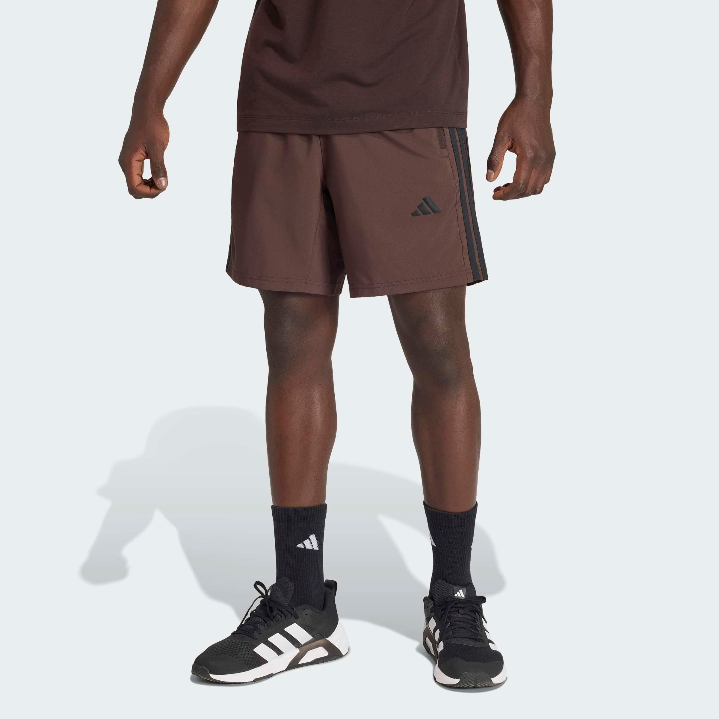 adidas Performance Shorts WORKOUT ESSENTIALS BASE 3-STREIFEN WOVEN für Fitness und Sportmode, normal-weite Passform