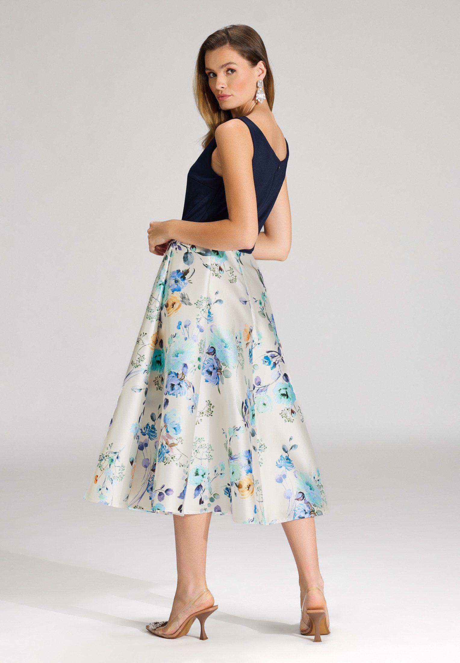SWING Cocktailkleid Figurbetonte Passform mit fließendem günstig online kaufen