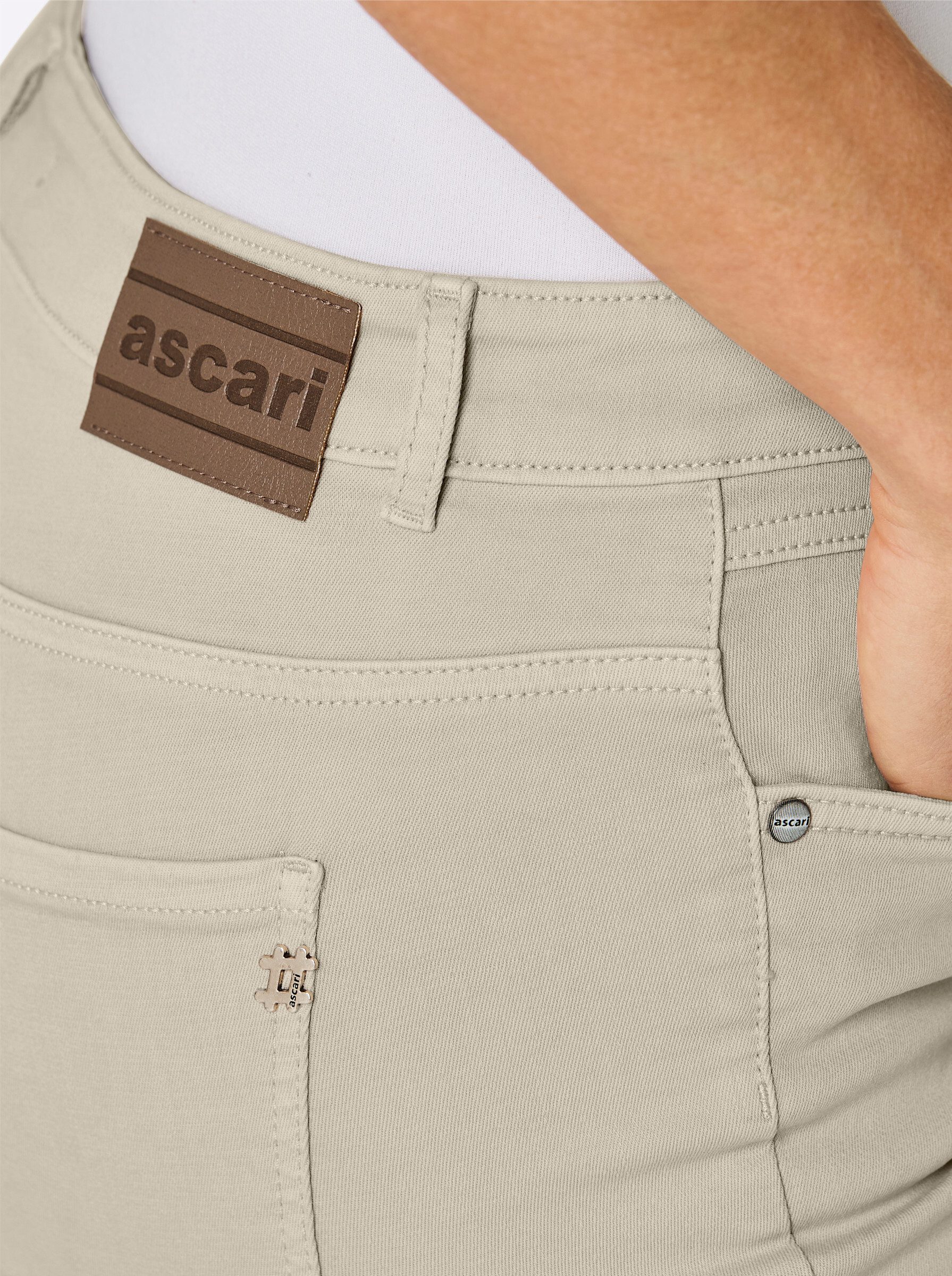 ascari Bequeme Jeans Edel-Jeans leicht vertieft