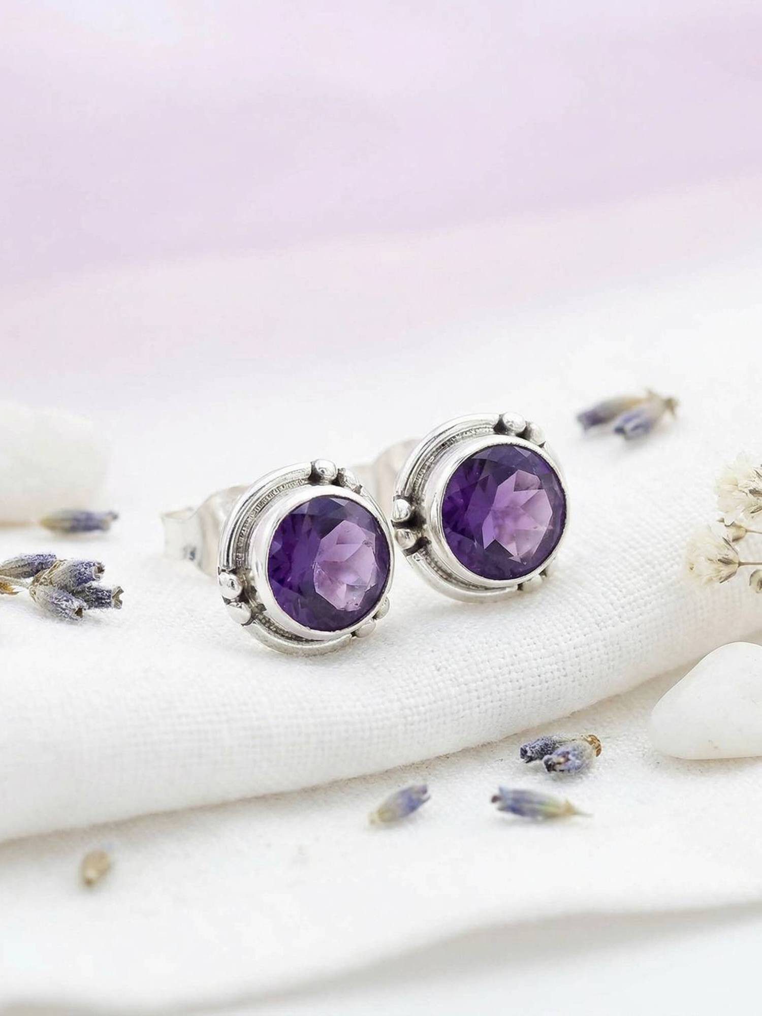mantraroma Paar Ohrstecker LITANG aus 925 Silber mit Amethyst facettiert (Paar, Paar Ohrringe mit Schmuckbeutel), 925 Sterling Silber Ohrringe für Damen