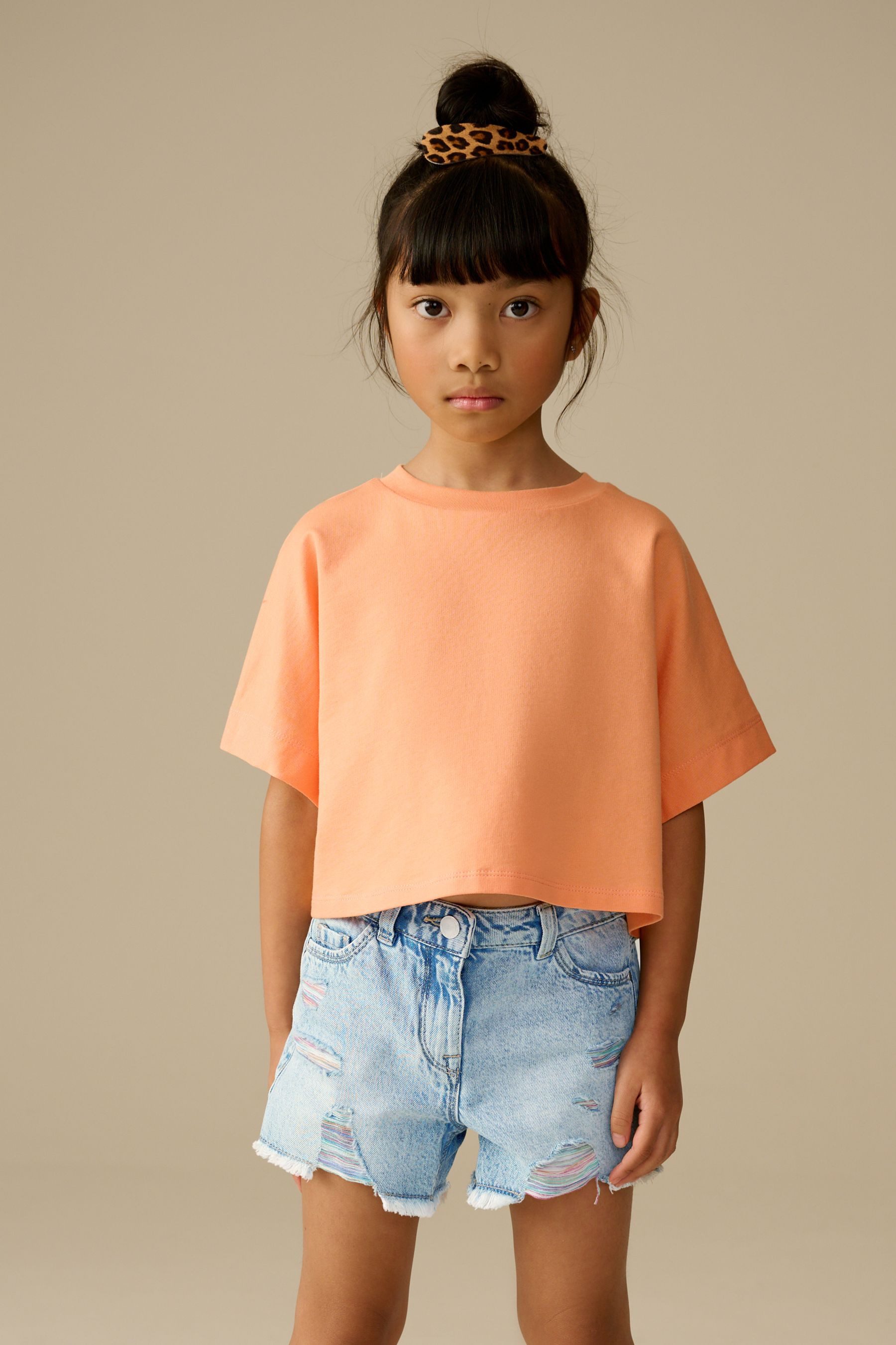 Next Jeansshorts Shorts in Used-Optik mit ausgefransten Rändern (1-tlg) – Bild 5 von 5