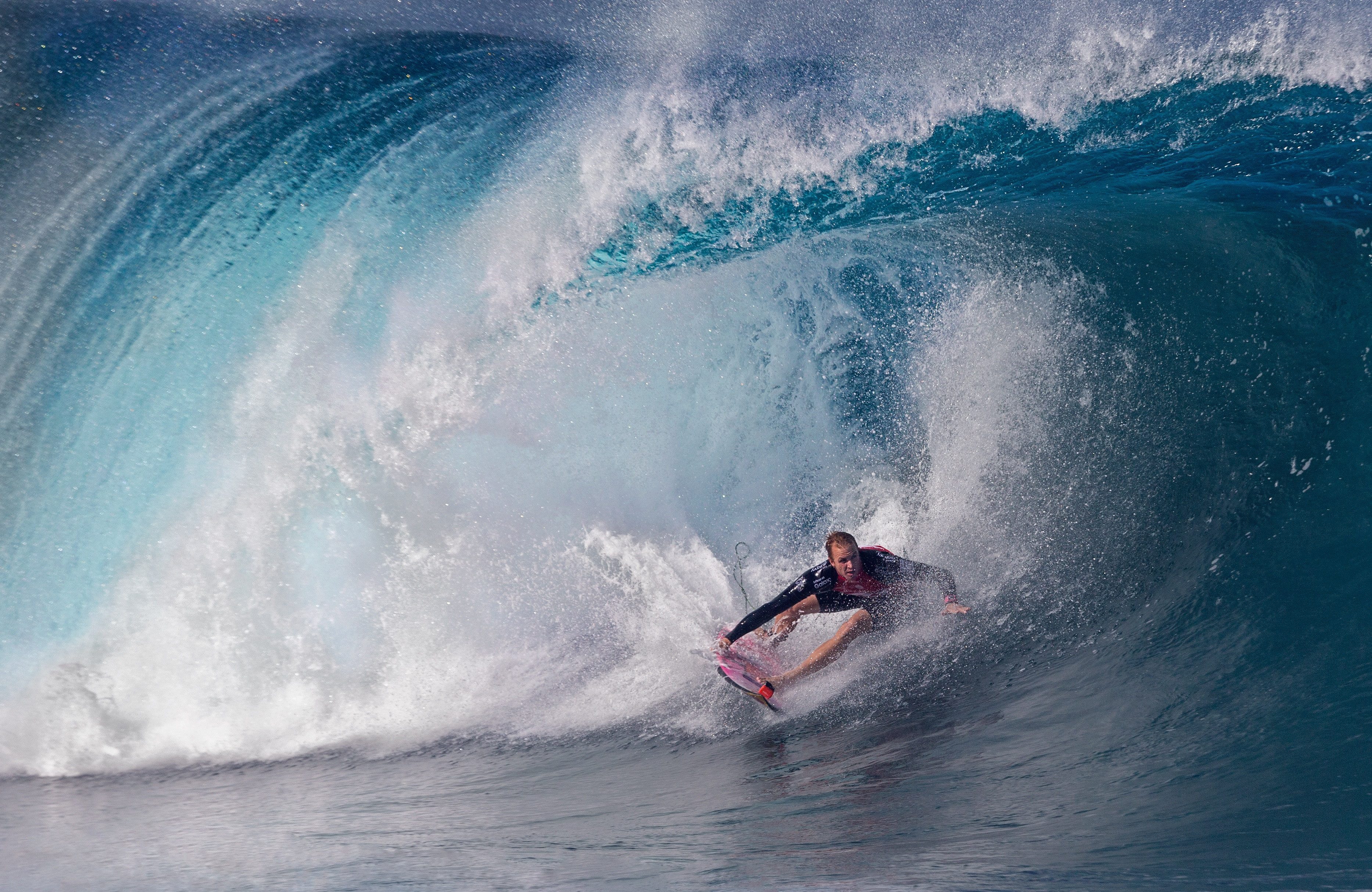 Fototapete VLIES-Tapete Premium Surfer Surfen Wellen Meer Urlaub Welle Blau