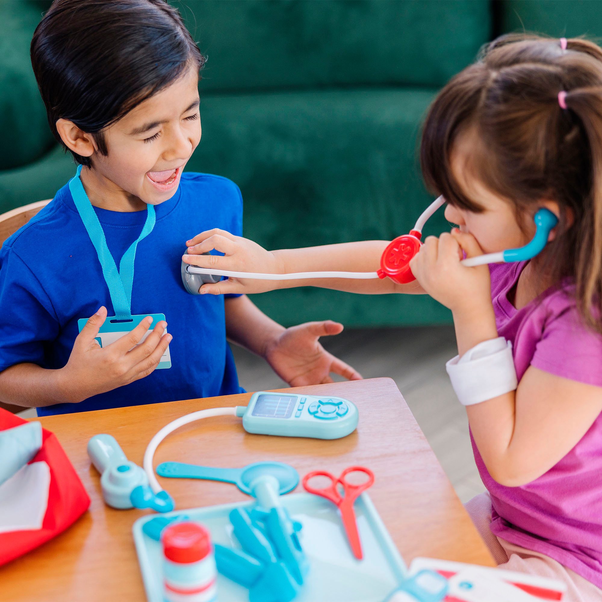 Spin Master Spielzeug-Arztkoffer Melissa & Doug Gute Besserung Arzt Spielset