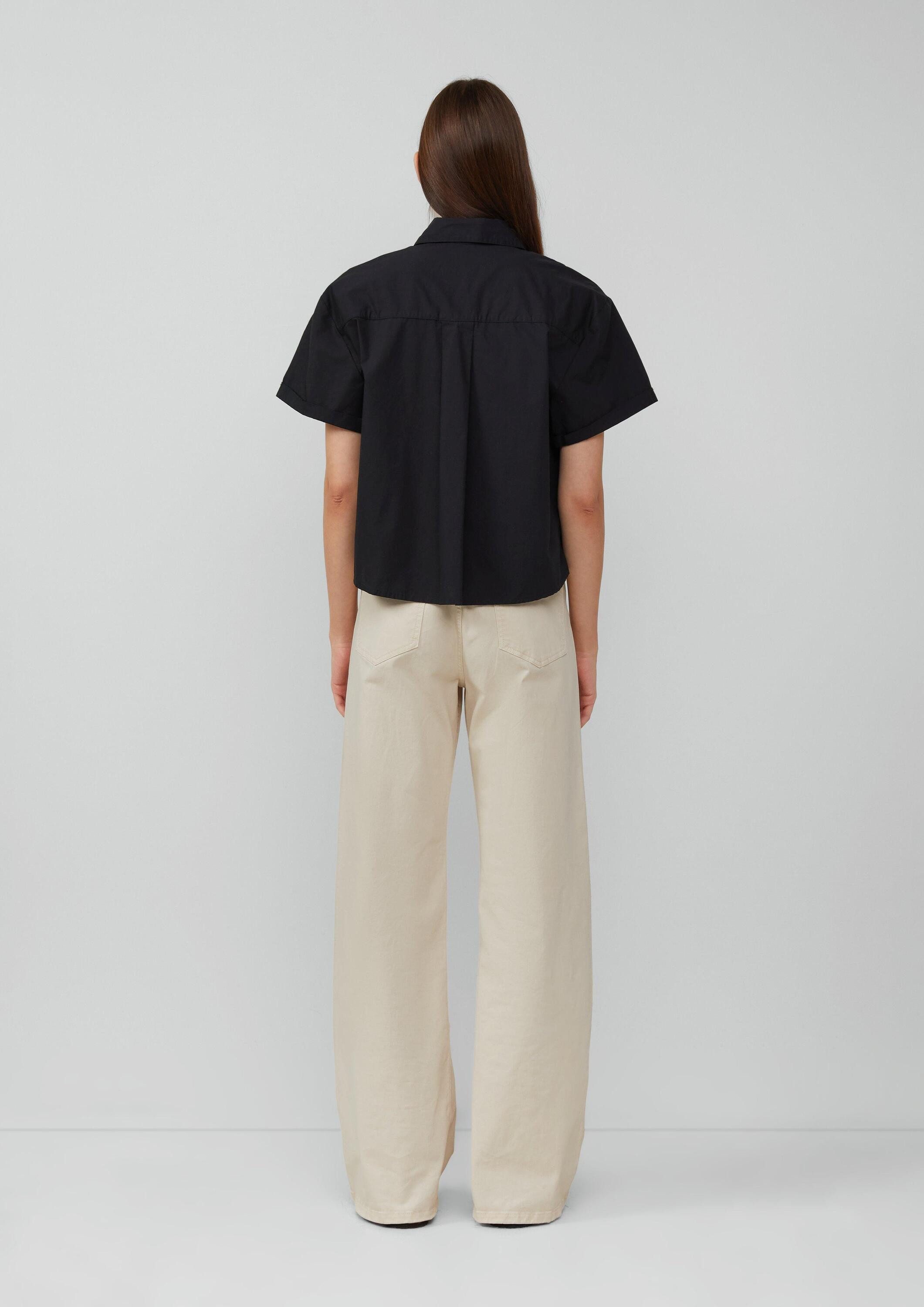 s.Oliver Kurzarmbluse Bluse Verkürzte Hemdbluse im Relaxed Fit mit aufgesetzten Taschen