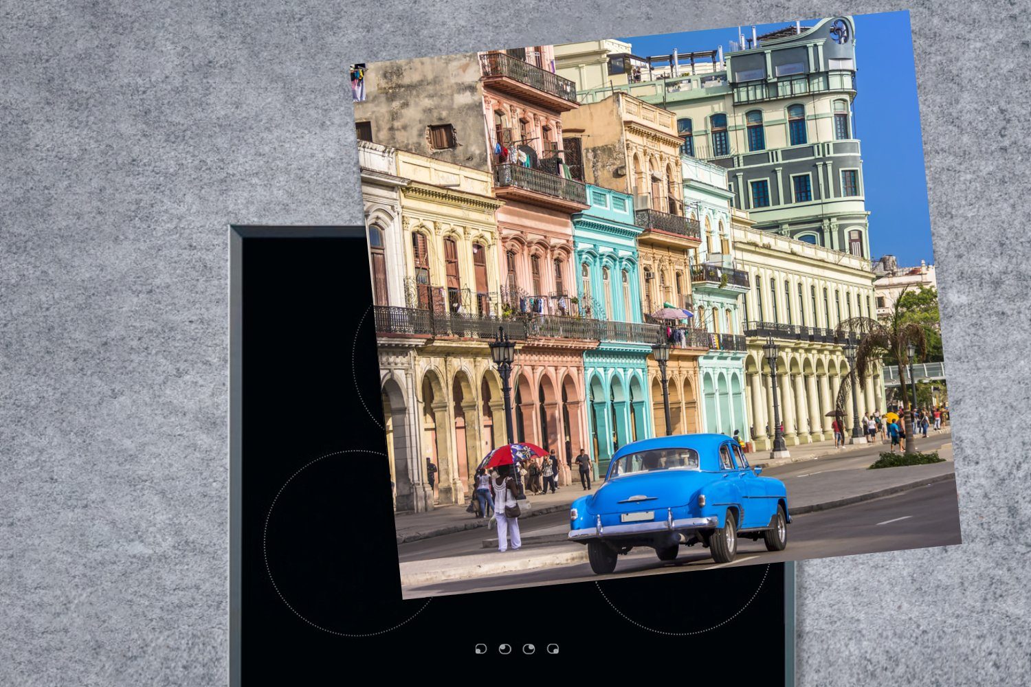 Vinyl, fährt Kuba, durch Auto Ceranfeldabdeckung, 78x78 tlg), cm, küche Herdblende-/Abdeckplatte MuchoWow (1 Arbeitsplatte Blaues für