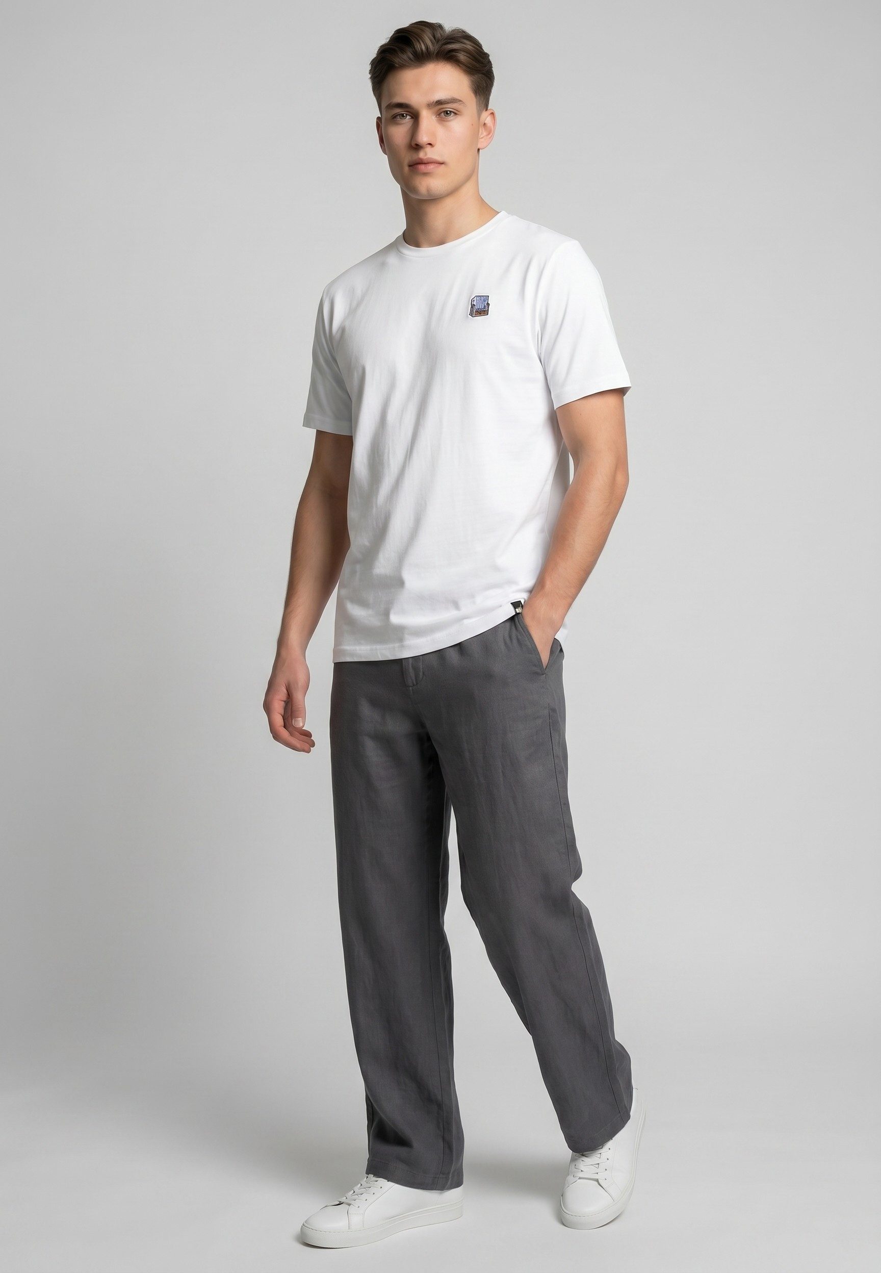 Eight2Nine T-Shirt Herren Basic Shirt maritime Motive Mini-Patch, Baumwollshirt