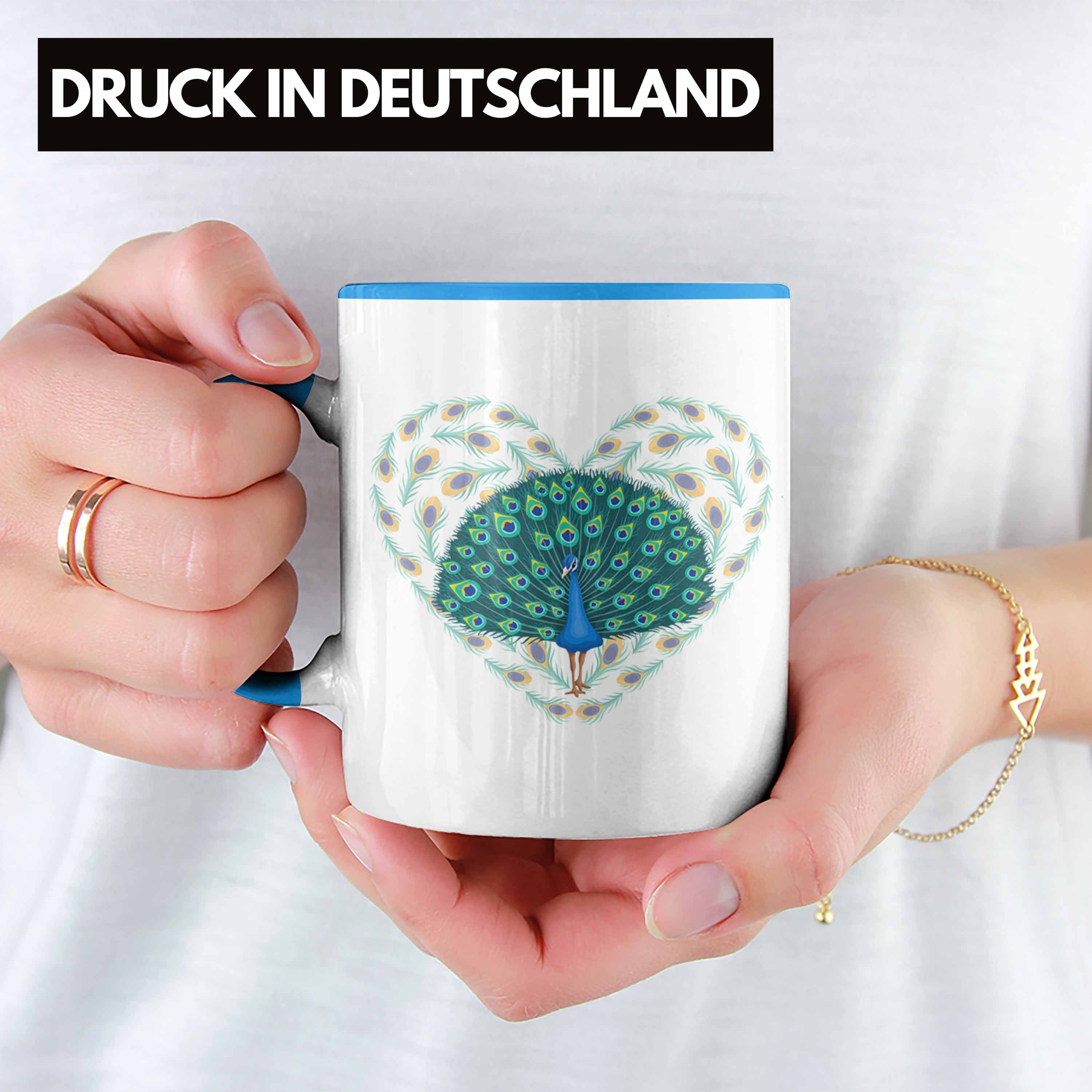 Tasse Trendation Deko Tasse - Pfau Grafik Geschenk Herz Trendation Schöne Pfauen-Besitzer Geschenkidee Blau