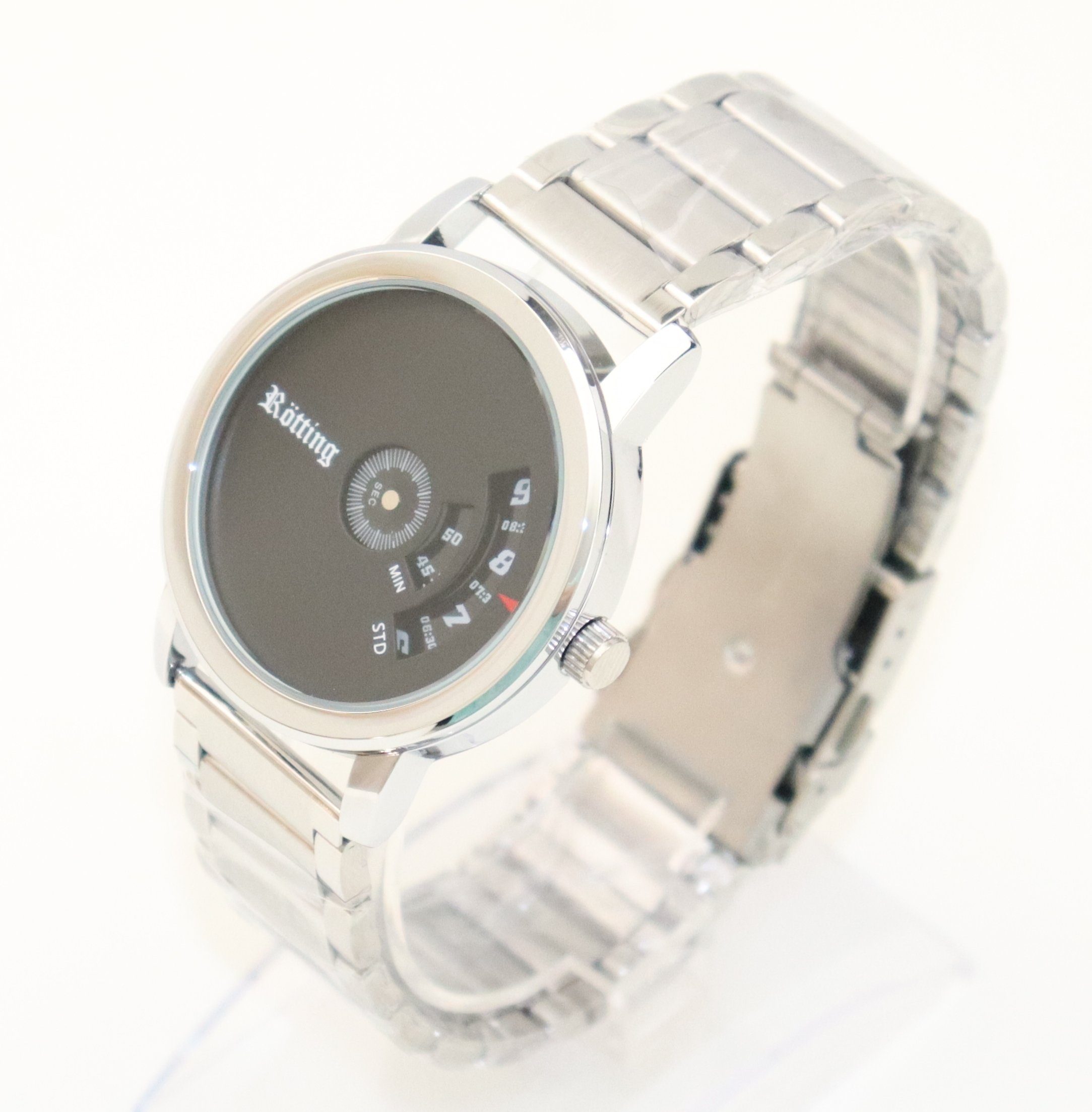 Rötting Design Quarzuhr Herrenuhr schwarzes Ziffernblatt mit einer innovativen Zeitanzeige, aus der Collection "Rötting"