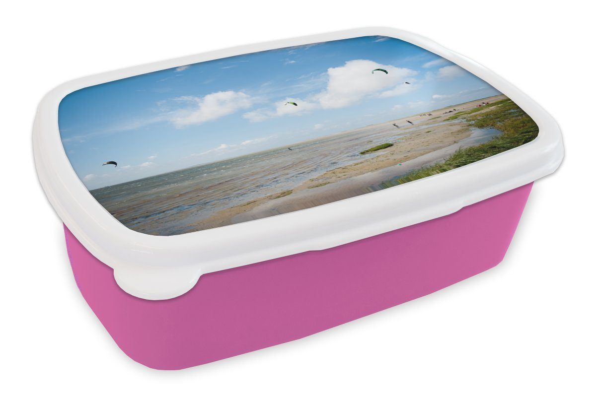 MuchoWow Lunchbox Menschen beim Kitesurfen auf Terschelling, Kunststoff, (2-tlg), Brotbox für Erwachsene, Brotdose Kinder, Snackbox, Mädchen, Kunststoff rosa | Lunchboxen