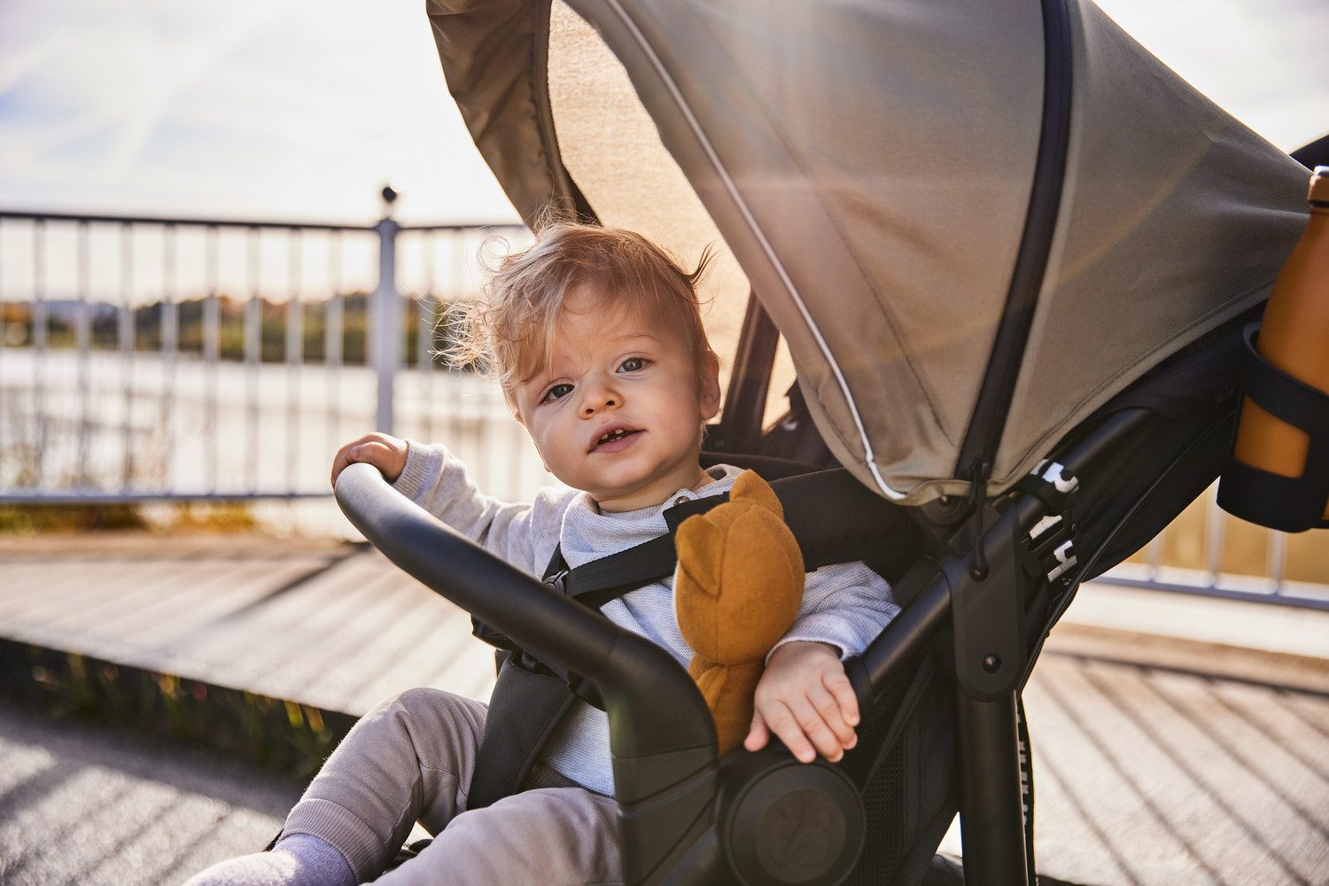 Hauck Runner 3 three-wheeled stroller, Jungle Green, with XXL air-filled tires and handbrake; load capacity up to 22 kg