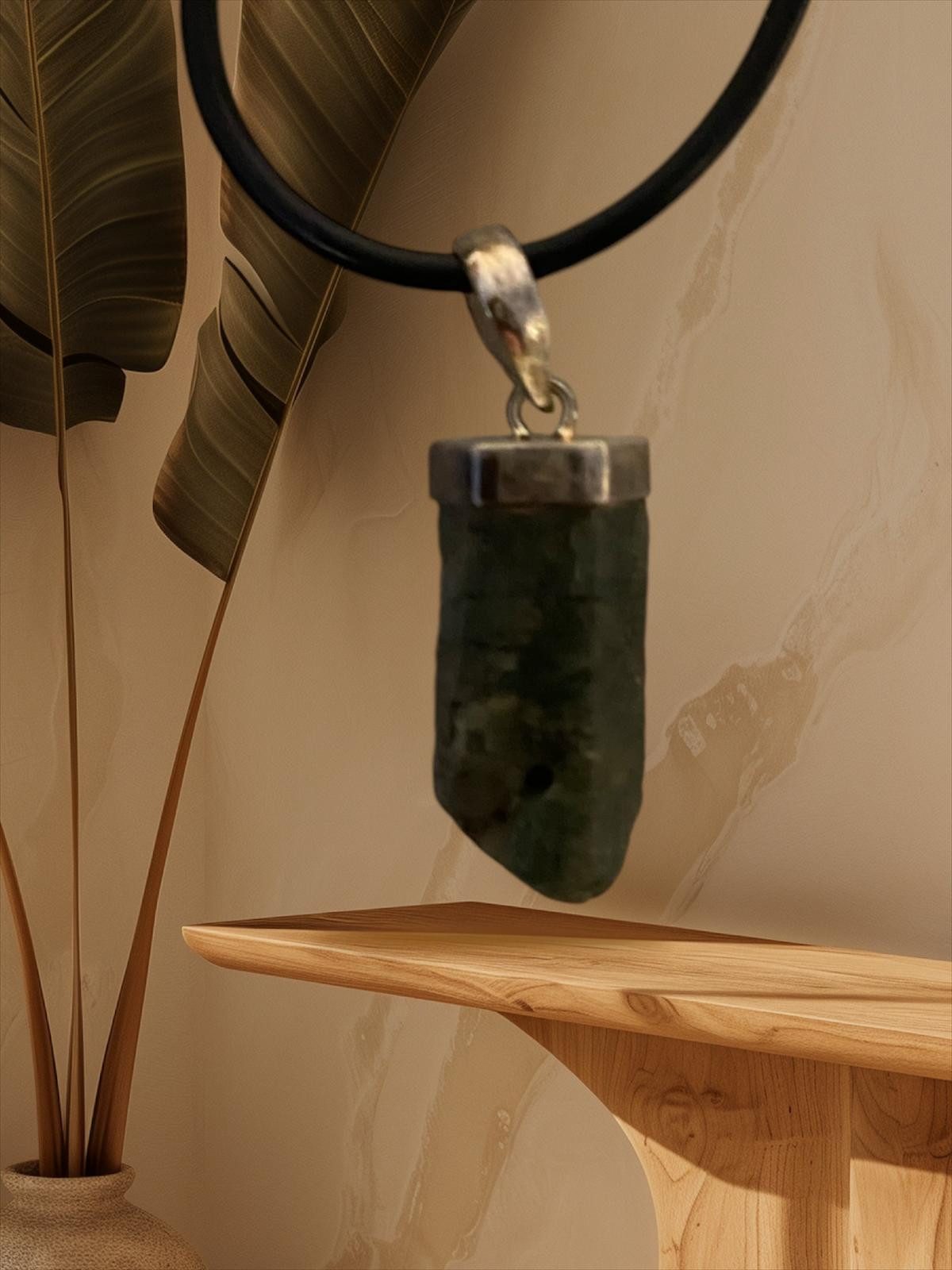 Eden Stone Kette mit Einhänger Halskette Smaragd-Heilstein Anhänger 925er Silberkappe Grüner Kristall (1-tlg)