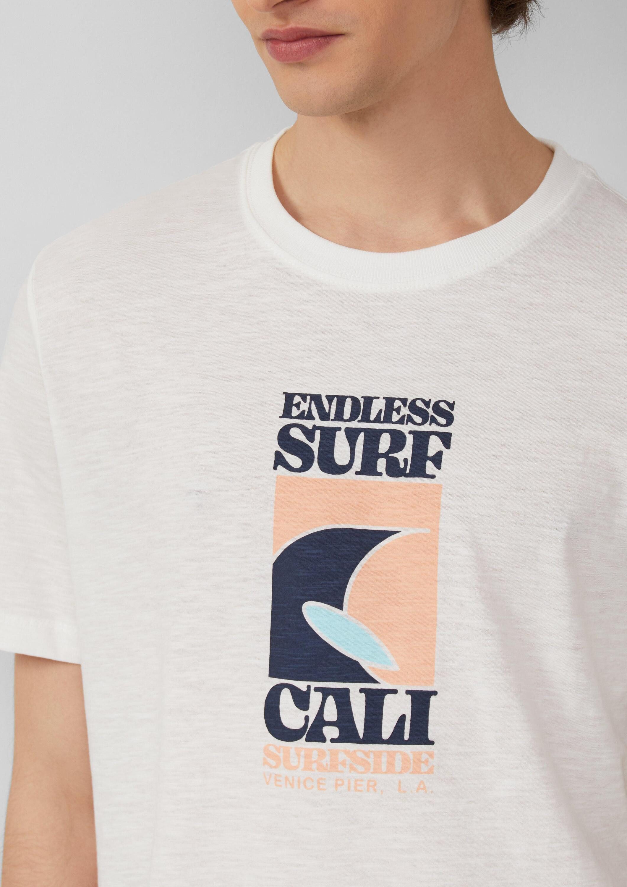 s.Oliver Kurzarmshirt T-Shirt Baumwoll-T-Shirt mit Frontprint und Flammgarnstruktur