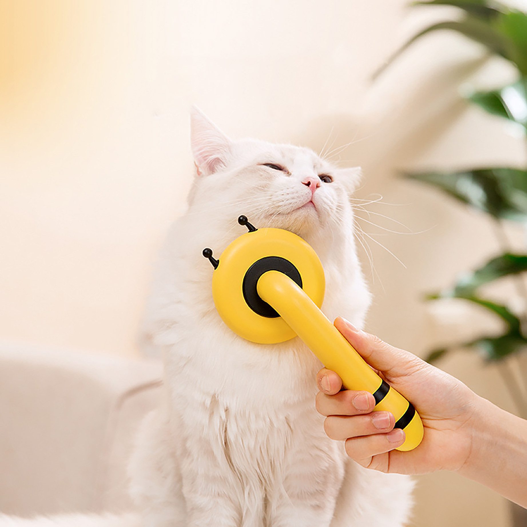 ibettertec Fellpflege Niedliche Bienenform Tierbürste – Sanfte Fellpflege für Katzen & Hunde, Haustierbürste, selbstreinigend, Katze & Hund, Kurz- & Langhaar