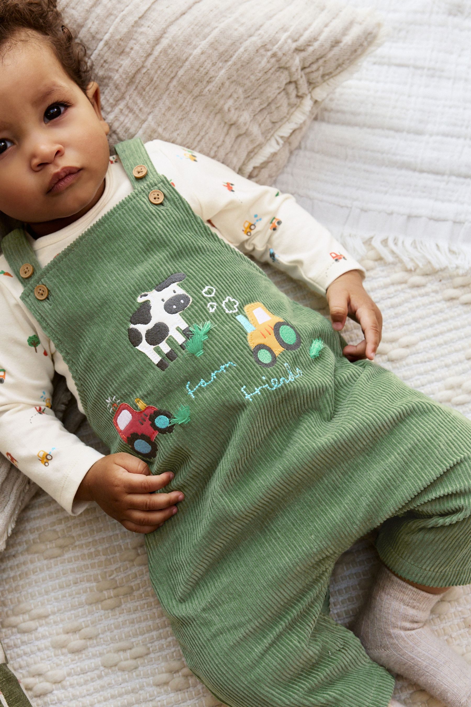 Next Body & Hose Baby Latzhose aus Cord und Bodysuit im Set (2-tlg)