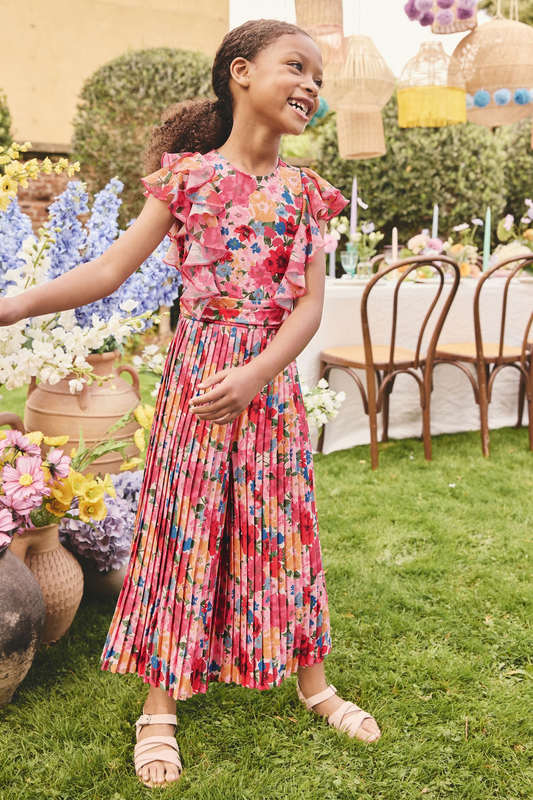 Next Jumpsuit Plissierte Jumpsuit mit kurzen Ärmeln und Rüschen (1-tlg)