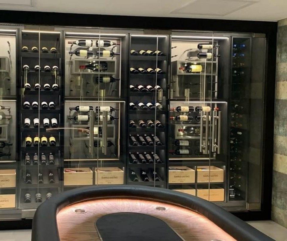 Xlmoebel Weinschrank Weinschrank Weinkühlschrank Flaschenregal Schrankvitrine (1-St) Made in Europa