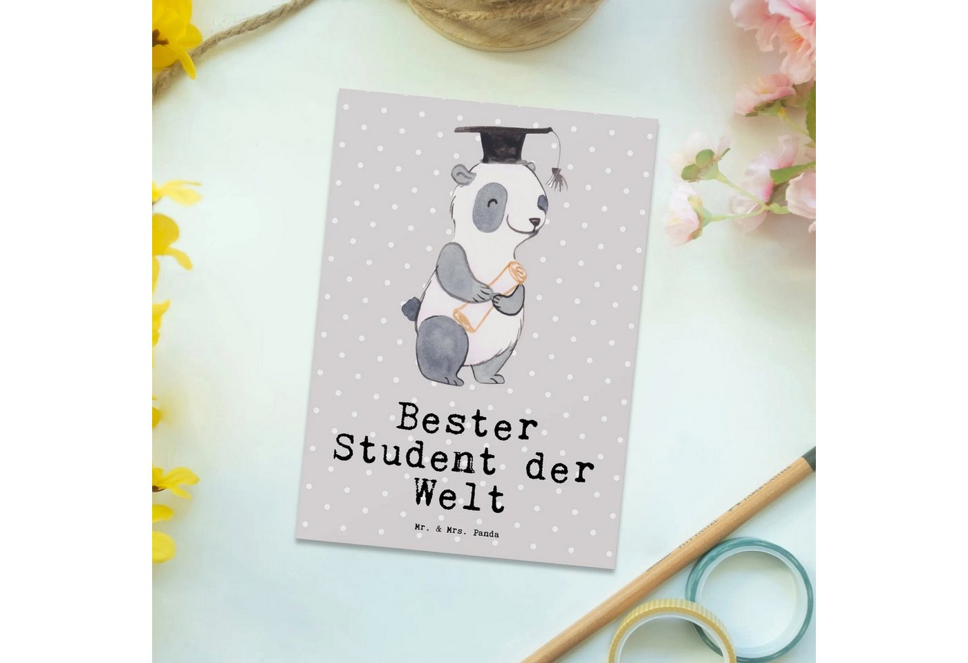 Thumbnail - Mr. & Mrs. Panda Postkarte Pinguin Bester Student der Welt - Grau Pastell - Geschenk, Uni, Ansic, Liebevolles Design