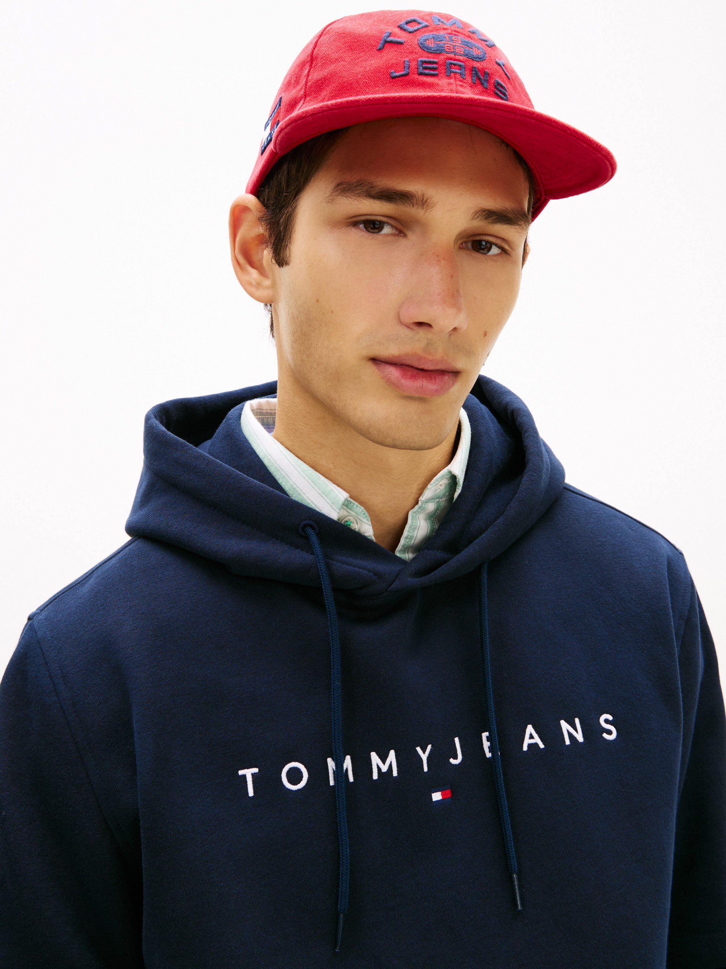 Tommy Jeans Hoodie TJM REGULAR LINEAR LOGO HOODIE EXT mit Logo-Stickerei