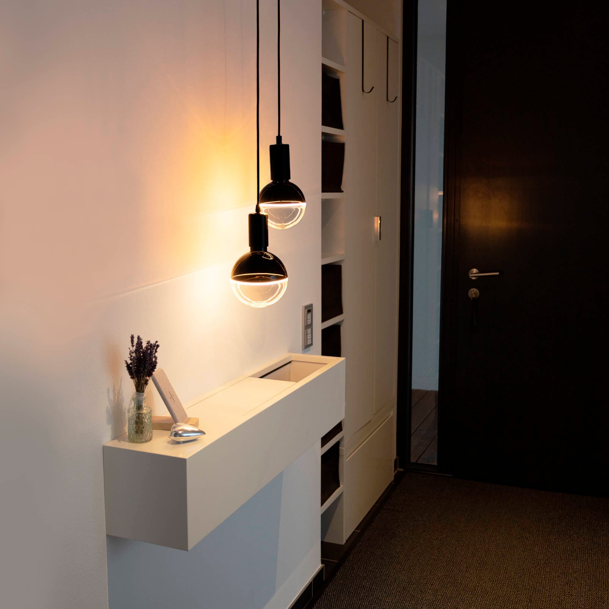 SEGULA LED-Leuchtmittel LED Illusion Globe 145 2tones black clear, E27, 1 St., Extra-Warmweiß, 2-farbiges Glas
