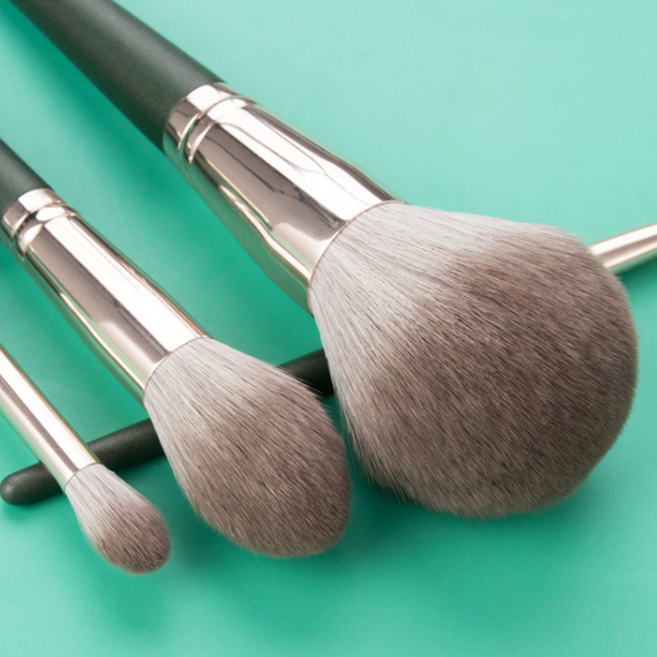 KINSI Kosmetikpinsel-Set 14-teilig Profi Makeup Pinsel Set – Inkl. Tasche,Ultraweiche Pinsel, Für Foundation,Puder & Kontur
