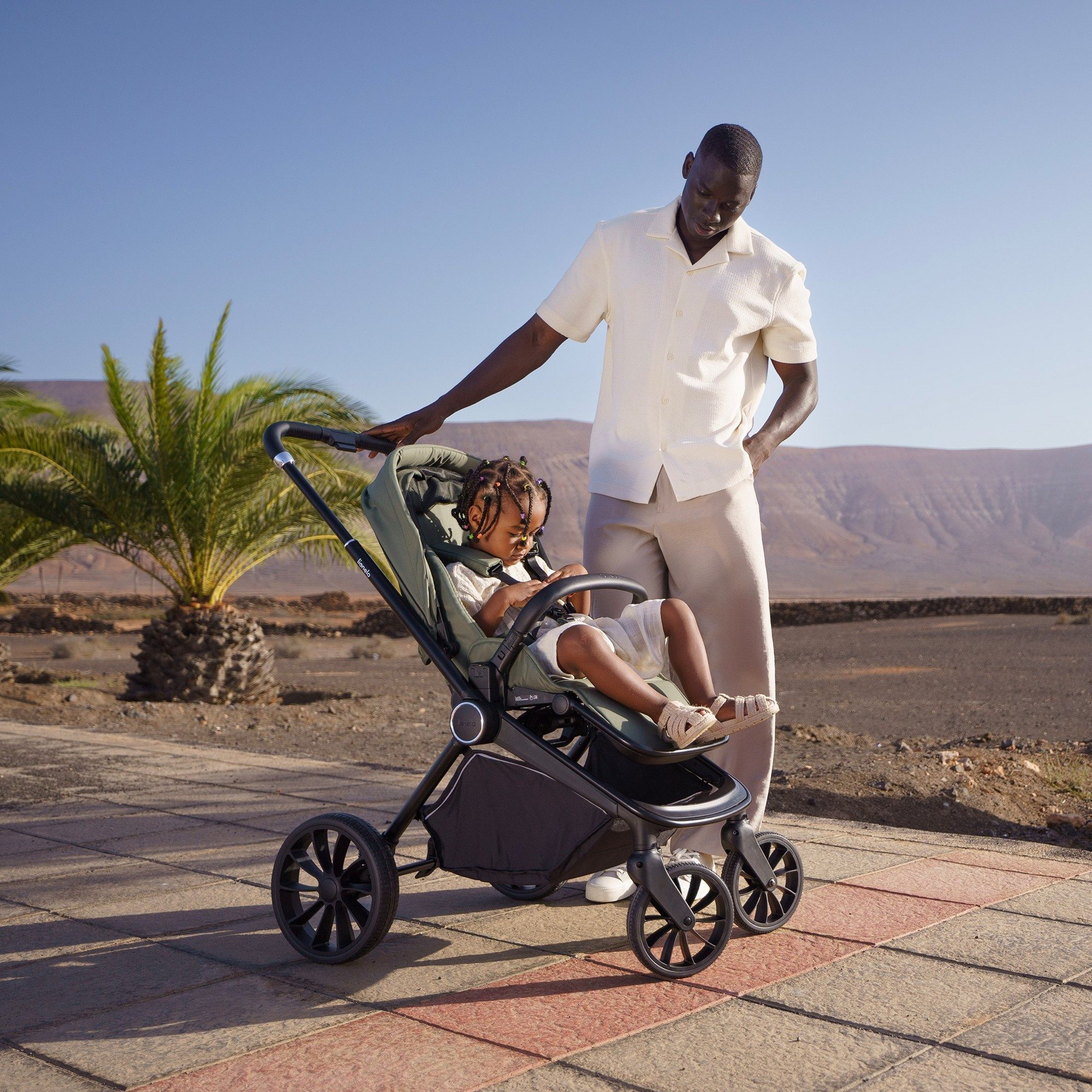 lionelo Kombi-Kinderwagen MIKA PLUS 3IN1, (Set), 3in1 Set mit Astrid i-size/XXL-Verdeck/Komfortable Dämpfung