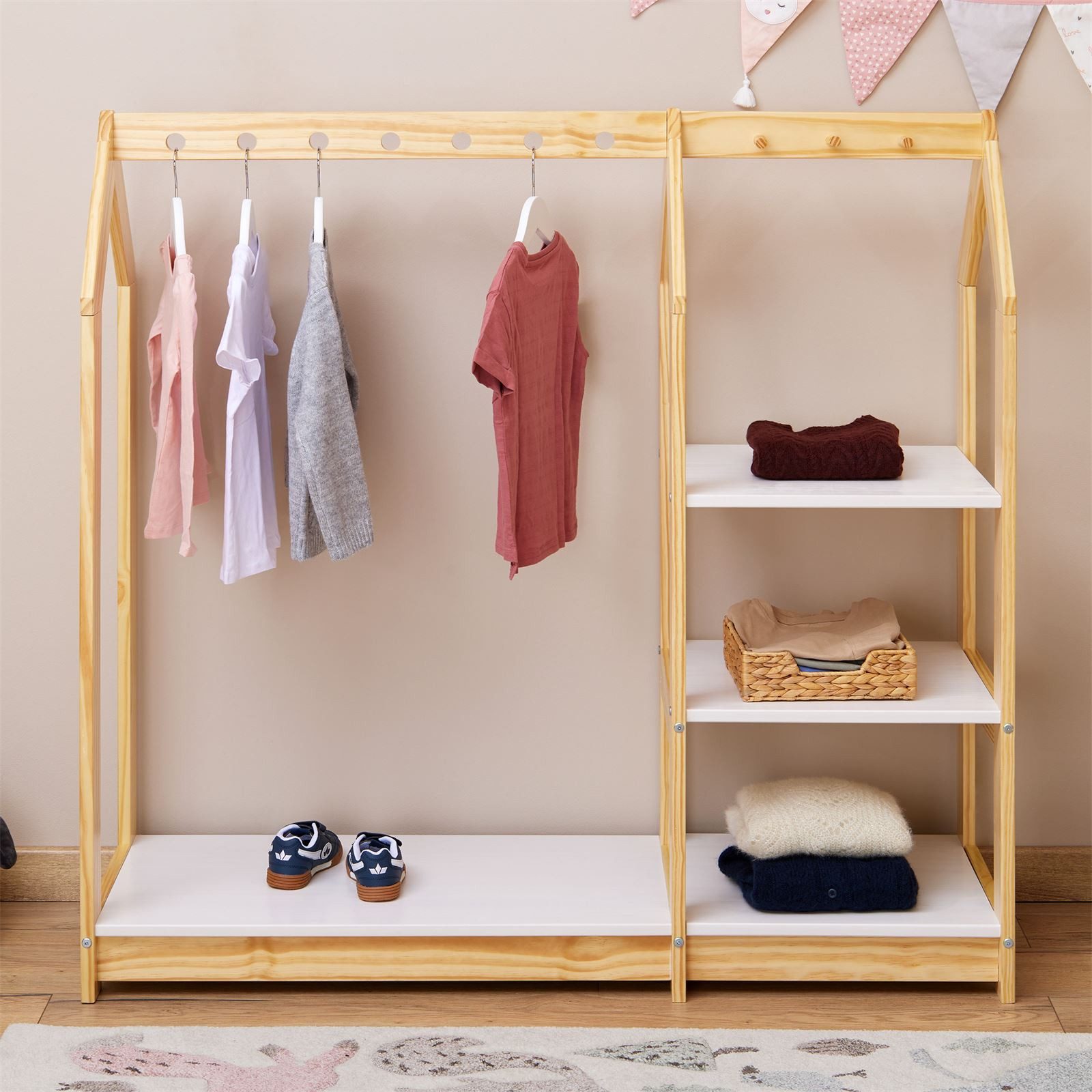 IDIMEX Kinderkleiderschrank SALLY Kindergarderobe im Haus Design, 4 Ablagen & Kleiderstange natur/weiß