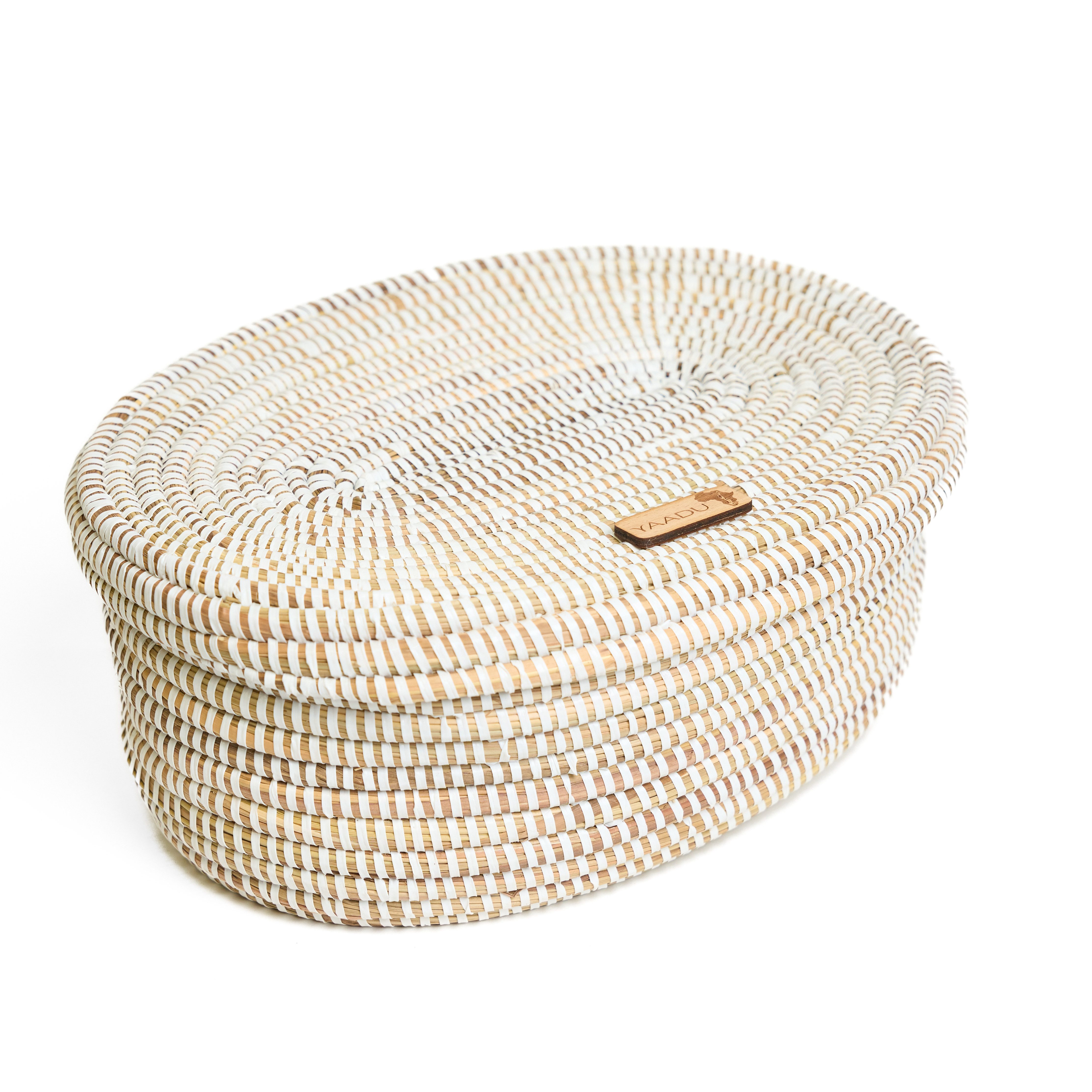 YAADU Brotkorb geflochtener Aufbewahrungskorb mit Deckel, Savannengras, 32x24cm - Handgefertigt in Afrika aus traditioneller Flechtkunst