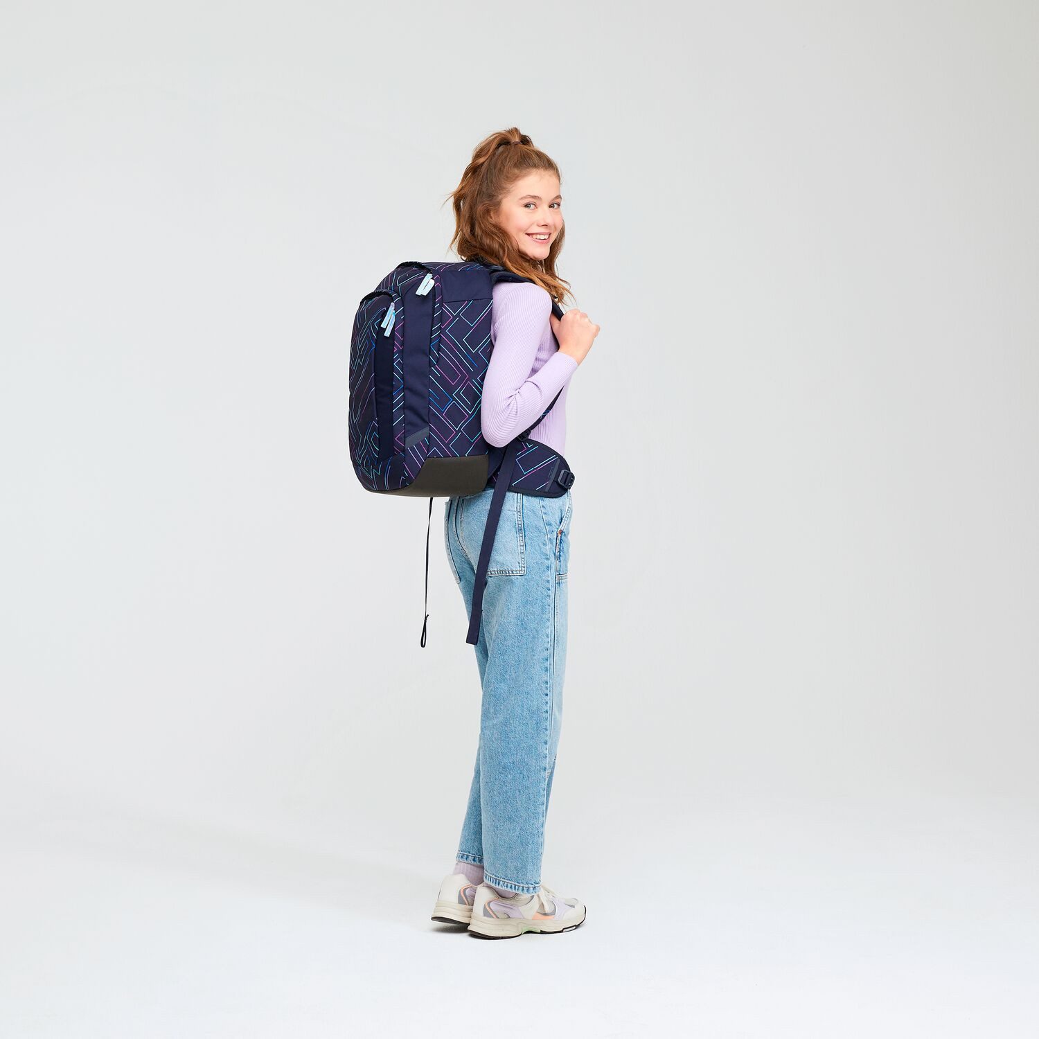 Satch Schulranzen Schulrucksack-Set AIR Purple Laser 2-teilig, Kollektion 23/24 (2-teilig), Laptop-Fach, Your-Size-System, Schulranzen – Bild 2 von 5