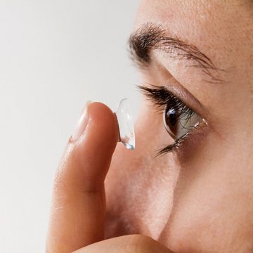 lippus Kontaktlinsenflüssigkeit PREMIUM All-In-One Kontaktlinsen Fluessigkeit – Made in Germany, Mit Kontaktlinsen Behälter - Reinigt & desinfiziert, Geeignet für weiche Linsen, sowie Wochen- und Monatslinsen