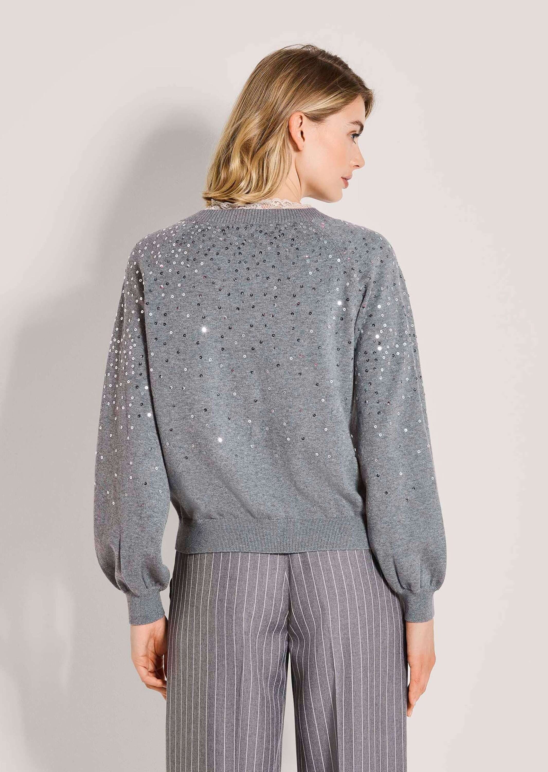 MADELEINE Strickjacke Elegante Feinstrickjacke mit V-Ausschnitt Glamouröse Strickjacke mit Ballonärmeln und Pailletten, Knopfleiste