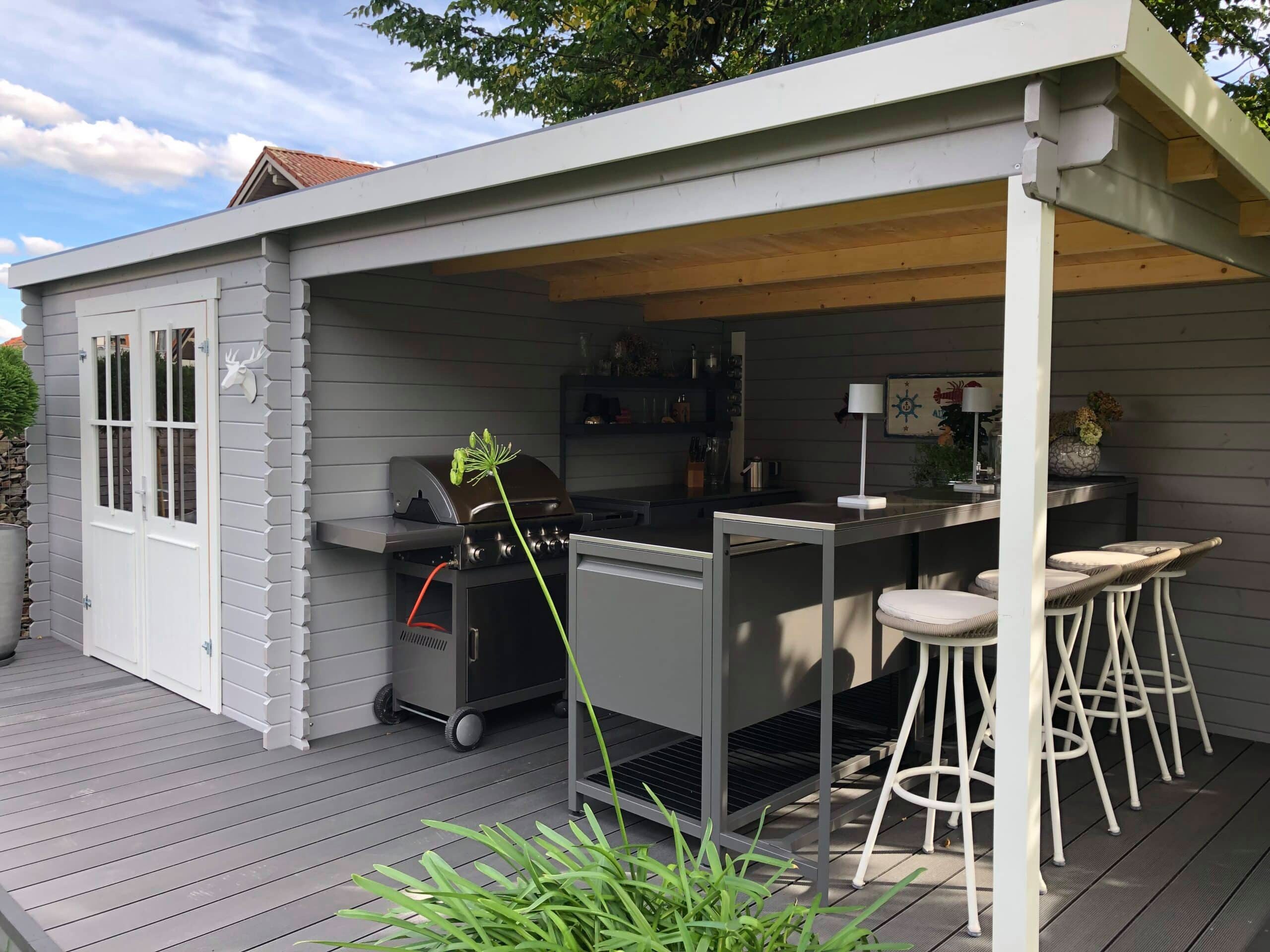 LASITA MAJA Gartenhaus Lasita Gartenhaus mit Anbau Orlando 28 mm, BxT: 595x309 cm, Blockbohlenhaus mit Fußboden, robustes Gerätehaus für den Garten
