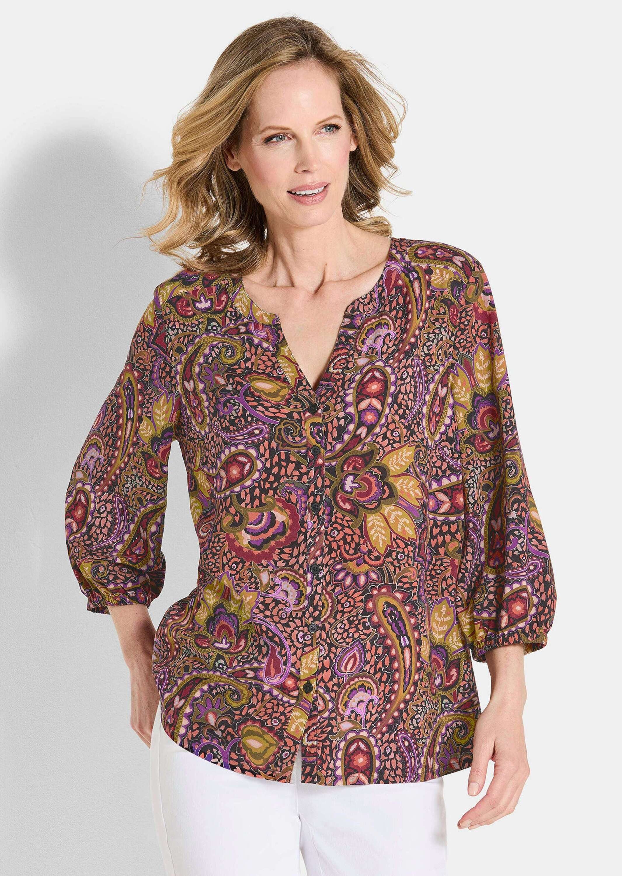 GOLDNER Tunika Kurzgröße: Moderne Viskosetunika, Allover-Print Printbluse mit V-Ausschnitt, Knopfleiste und 3/4-Arm