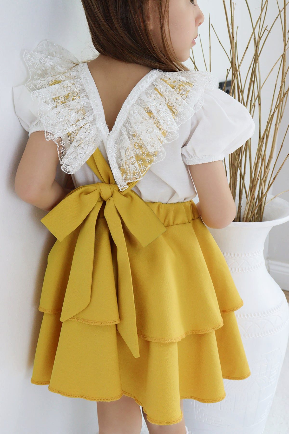 Parla Kids Shirt & Rock Gelbes Kleid mit Trägern, kurzarm Shirt mit Spitzendetails