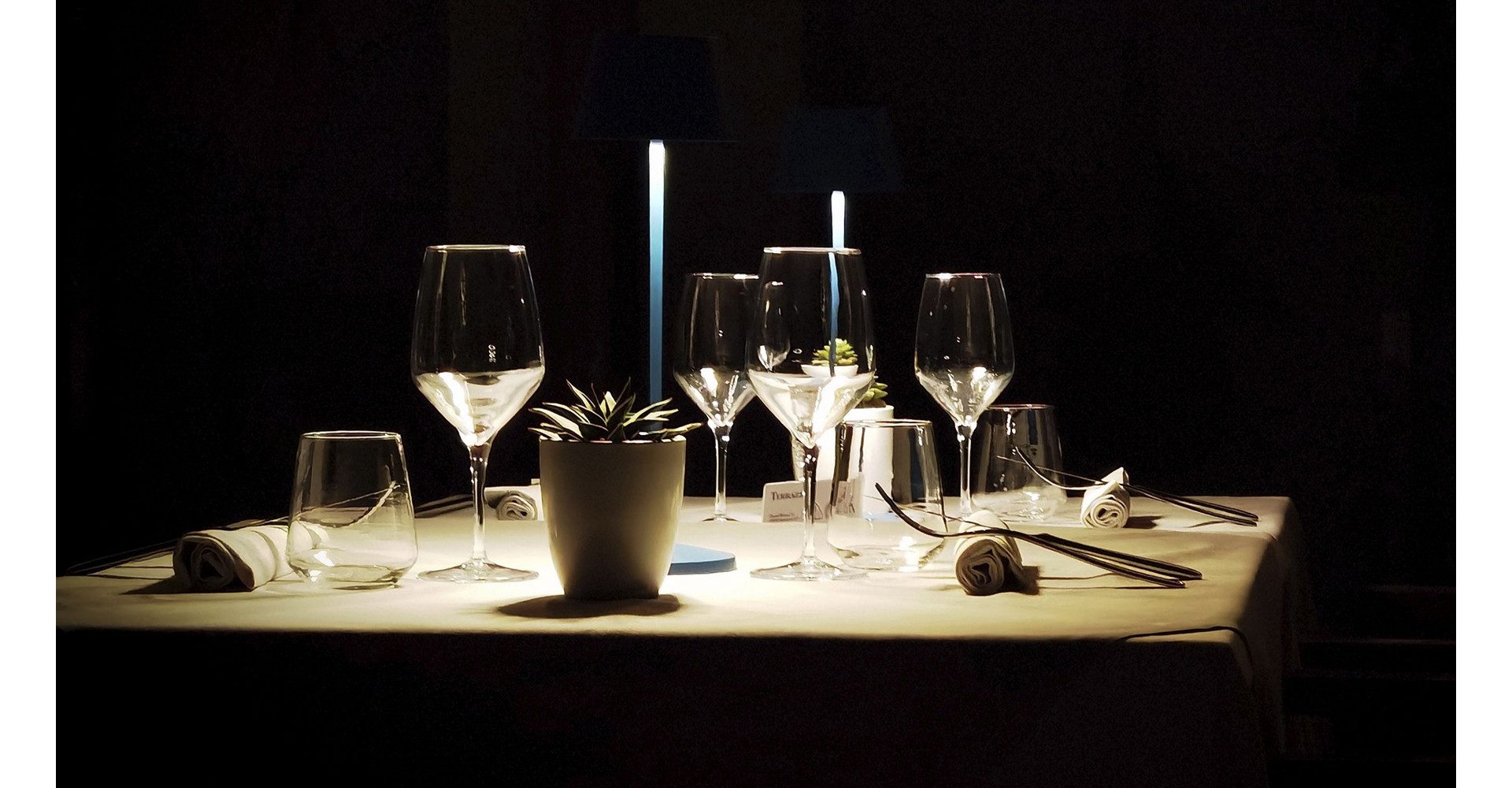 Jochen Schweizer Erlebnisgutschein Dinner in the Dark für 2 mit Führung Essen, Dunkle Geheimnisse in Essen