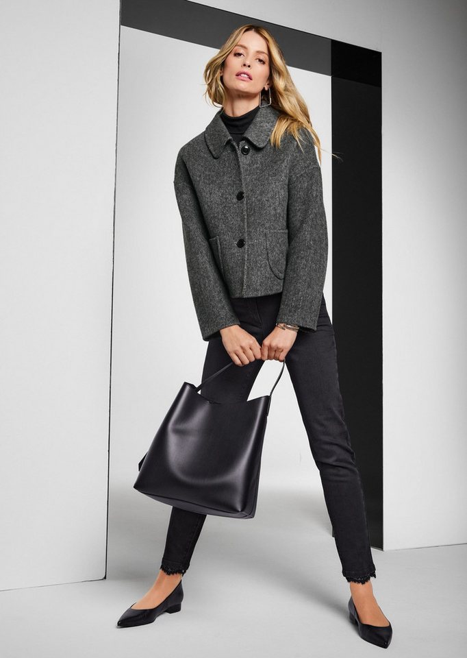 MADELEINE Outdoorjacke Elegante Jacke für kühle Tage Kurzmantel mit Fischgratmuster, Stehkragen und langen Ärmeln