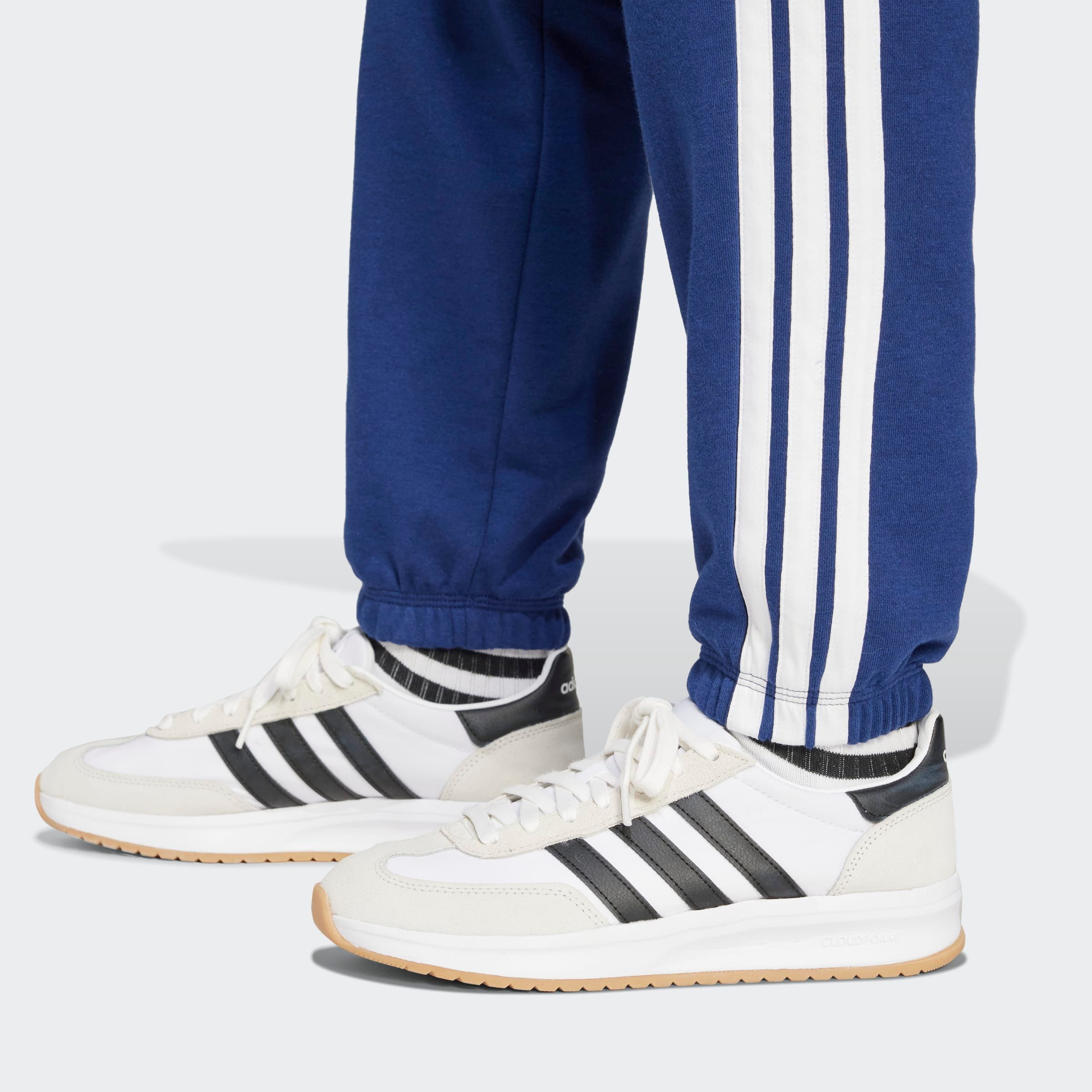 adidas Sportswear Sporthose ESSENTIALS 3-STREIFEN FRENCH TERRY CUFFED Reguläre Passform, mittelhoher Bund, weiches French Terry Material