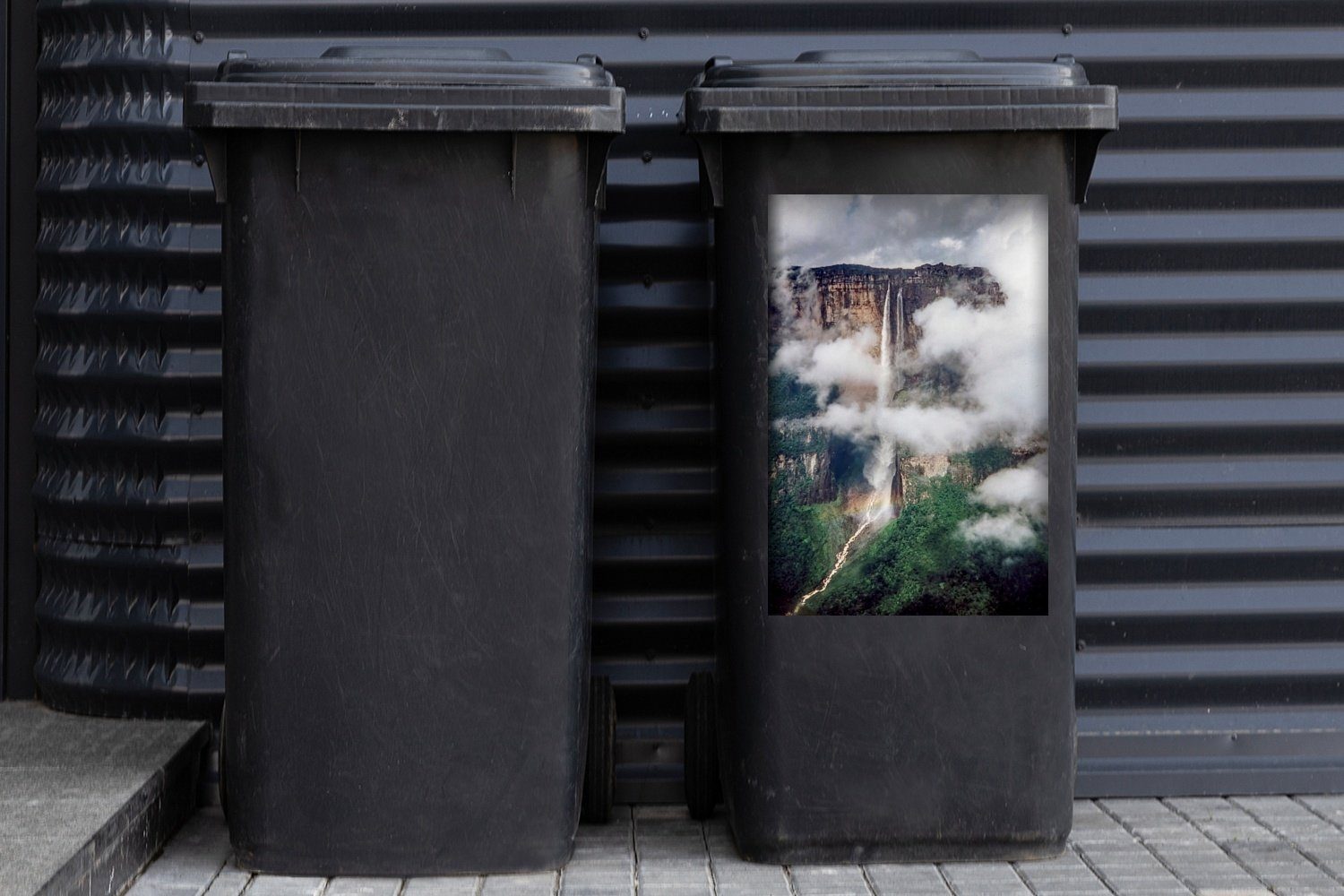 (1 Mülleimer-aufkleber, die Container, Wandsticker St), Wolken Sticker, Canaima-Nationalparks Landschaft des Abfalbehälter MuchoWow Mülltonne, umgeben