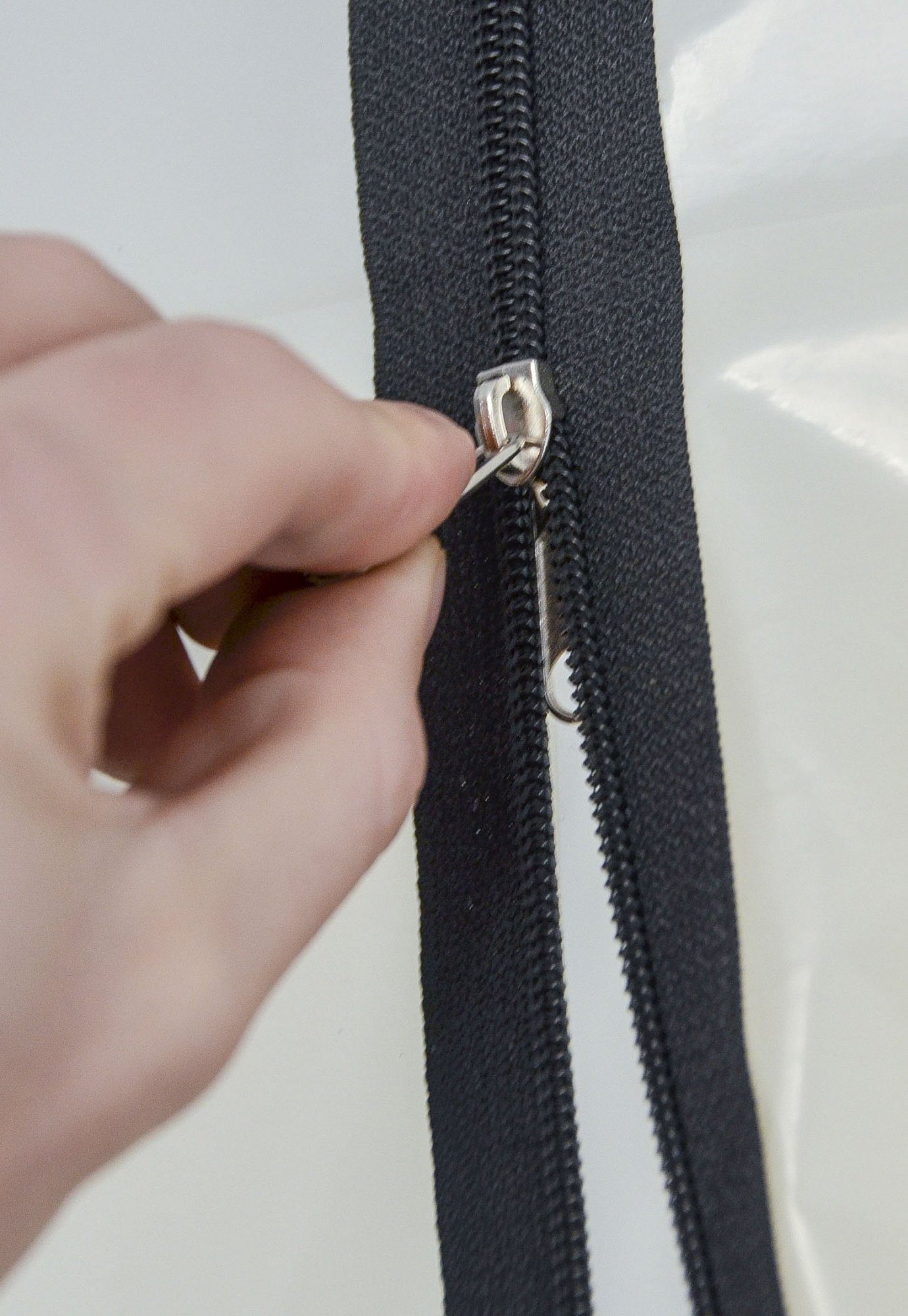 Scorprotect® Reißverschluss Selbstklebende Reißverschlüsse schwarz für Staubschutzwände 2er Set