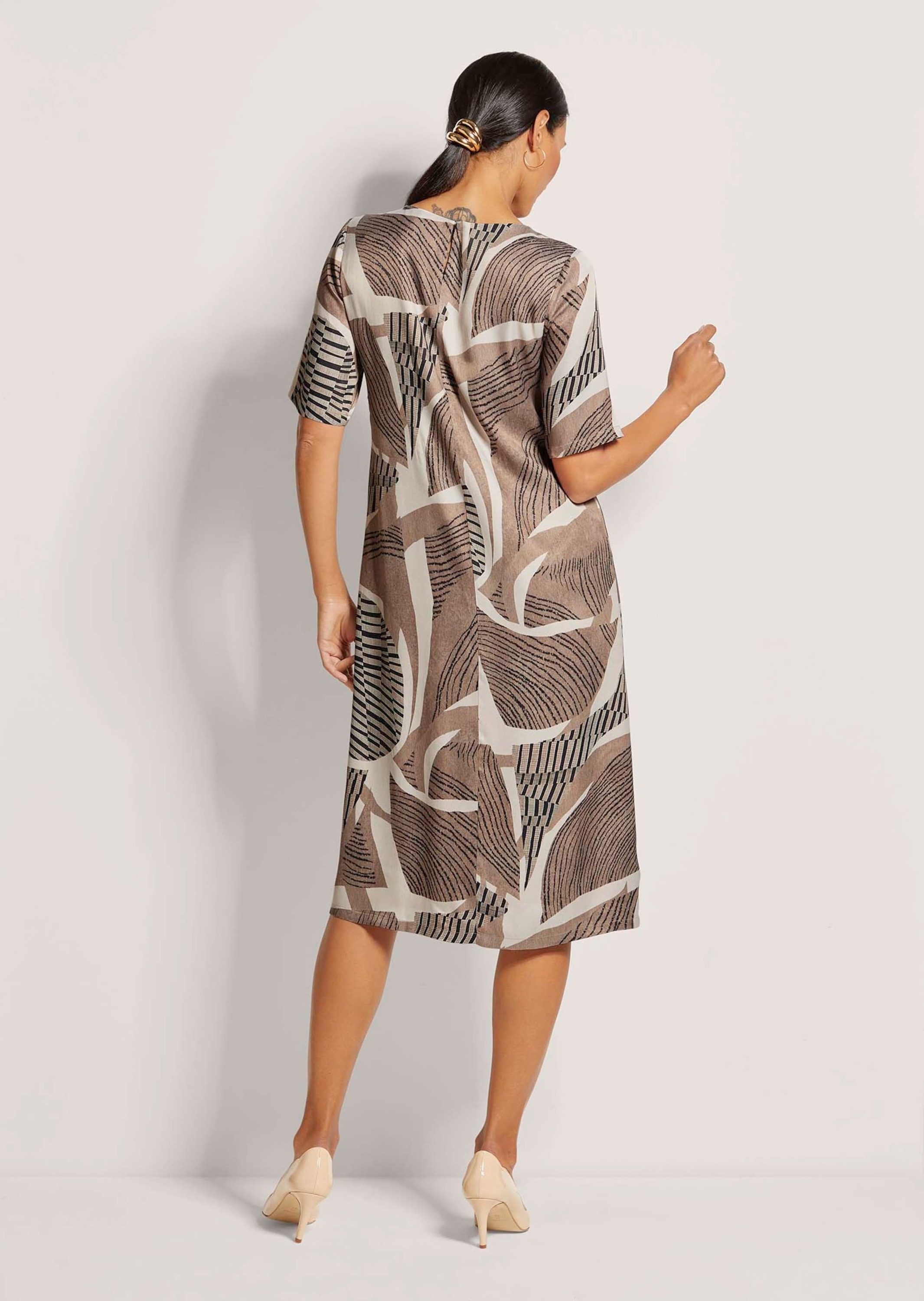 MADELEINE Maxikleid Kleid mit kurzen Ärmeln