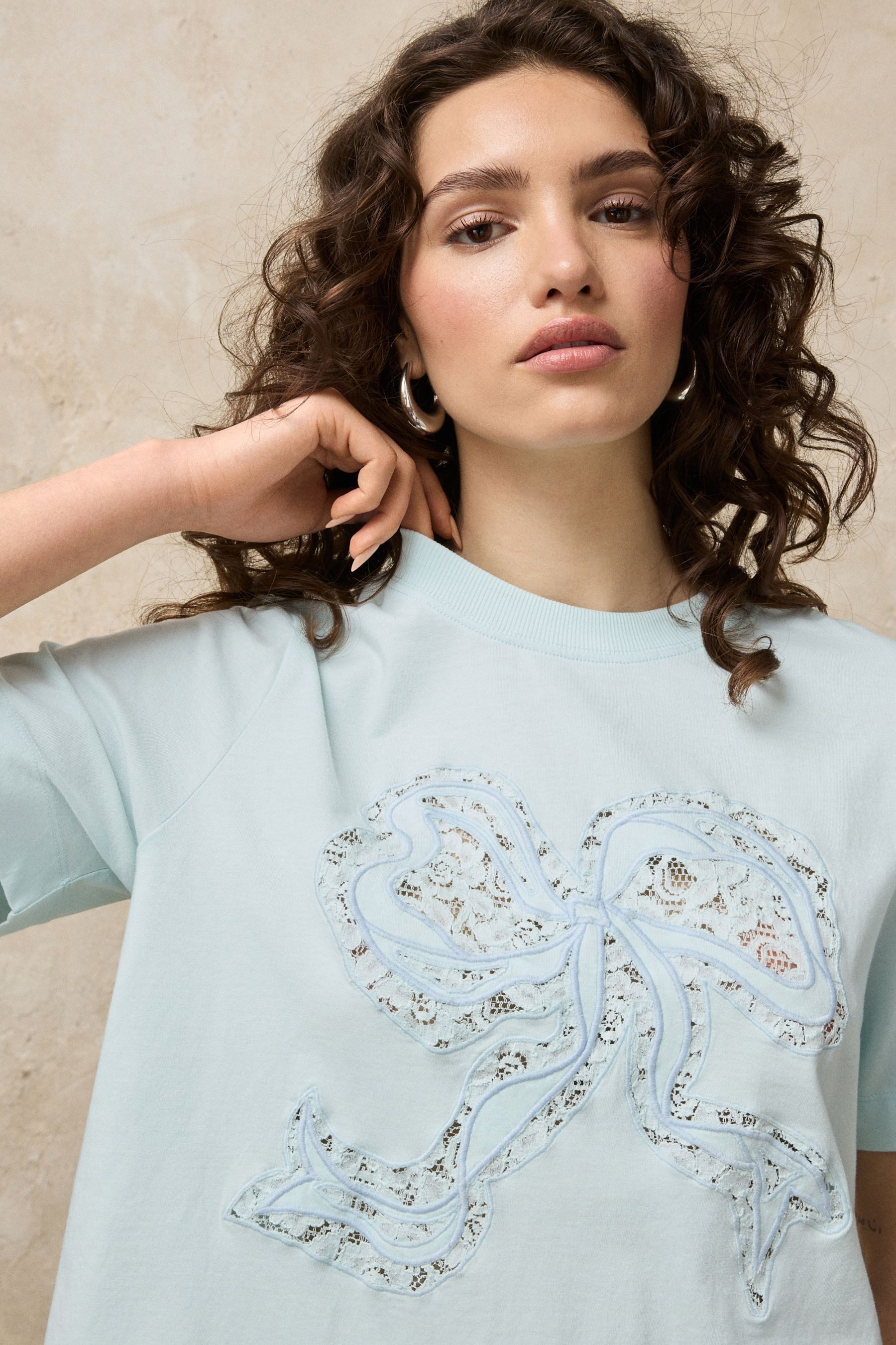 Next T-Shirt Kurzarm-T-Shirt mit Grafik, Schleife (1-tlg) – Bild 5 von 5