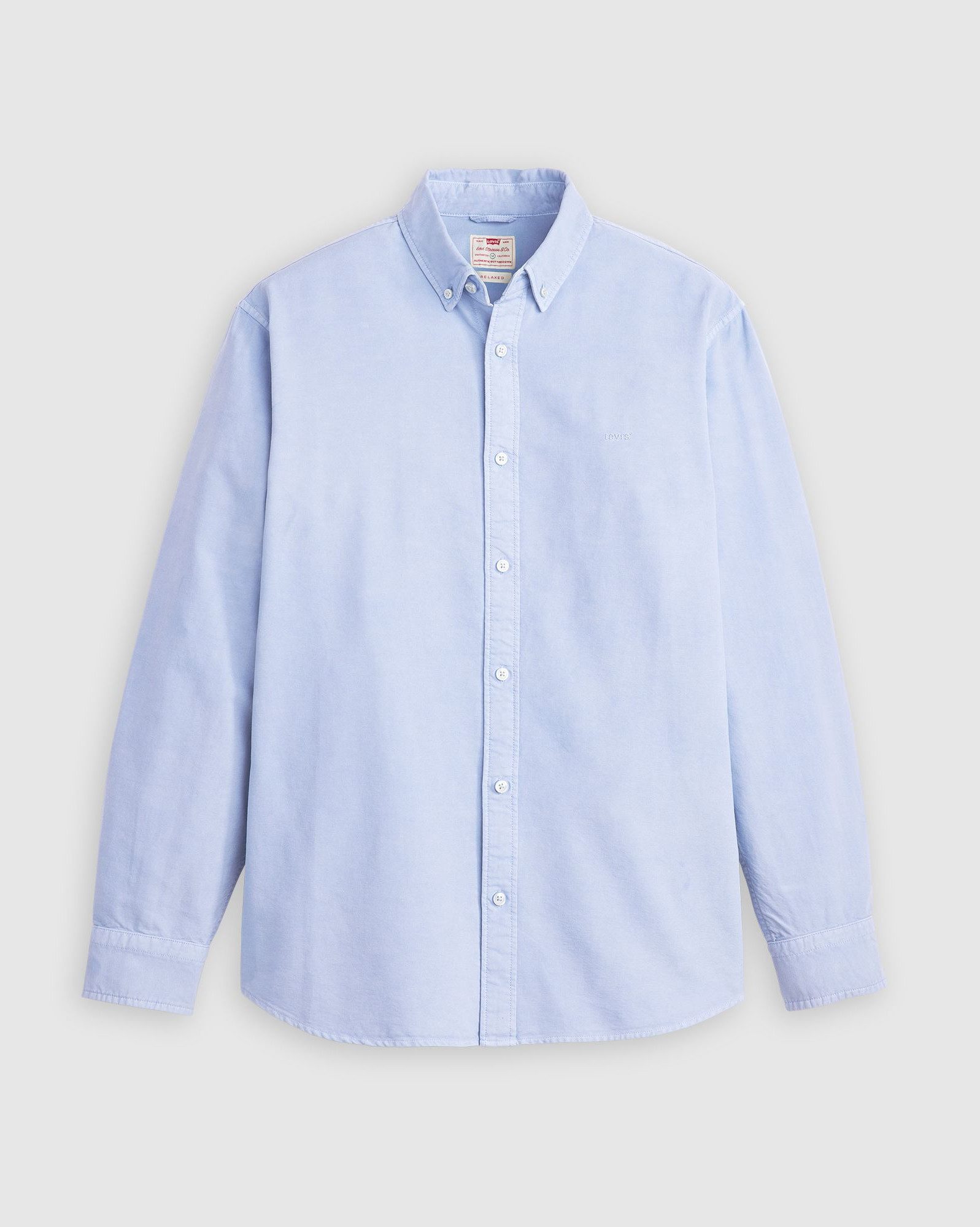 Levi's® Langarmhemd AUTHENTIC BUTTON DOWN mit Ton-in-Ton Logostickerei auf der Brust