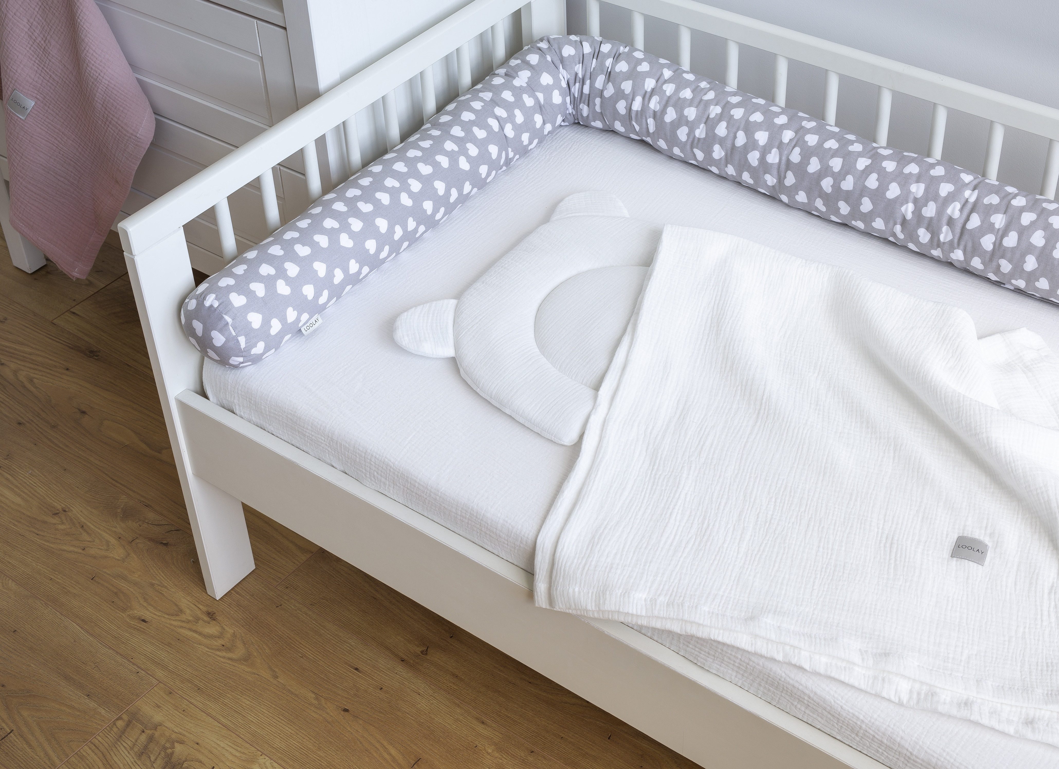 Loolay Nestchenschlange HERZCHEN Grau BioBaumwolle Multifunktion PREMIUM Bettschlange Schlange, (Bettumrandung Krabbeldecke Babybett Umrandung Schlange Bett Kopfschutz, Zierkissen Bettrolle Dekokissen Zugluftstopper - Super GESCHENK), LOOLAY® - 100% Europäische Stoffe und Kleinserien-Nähen!