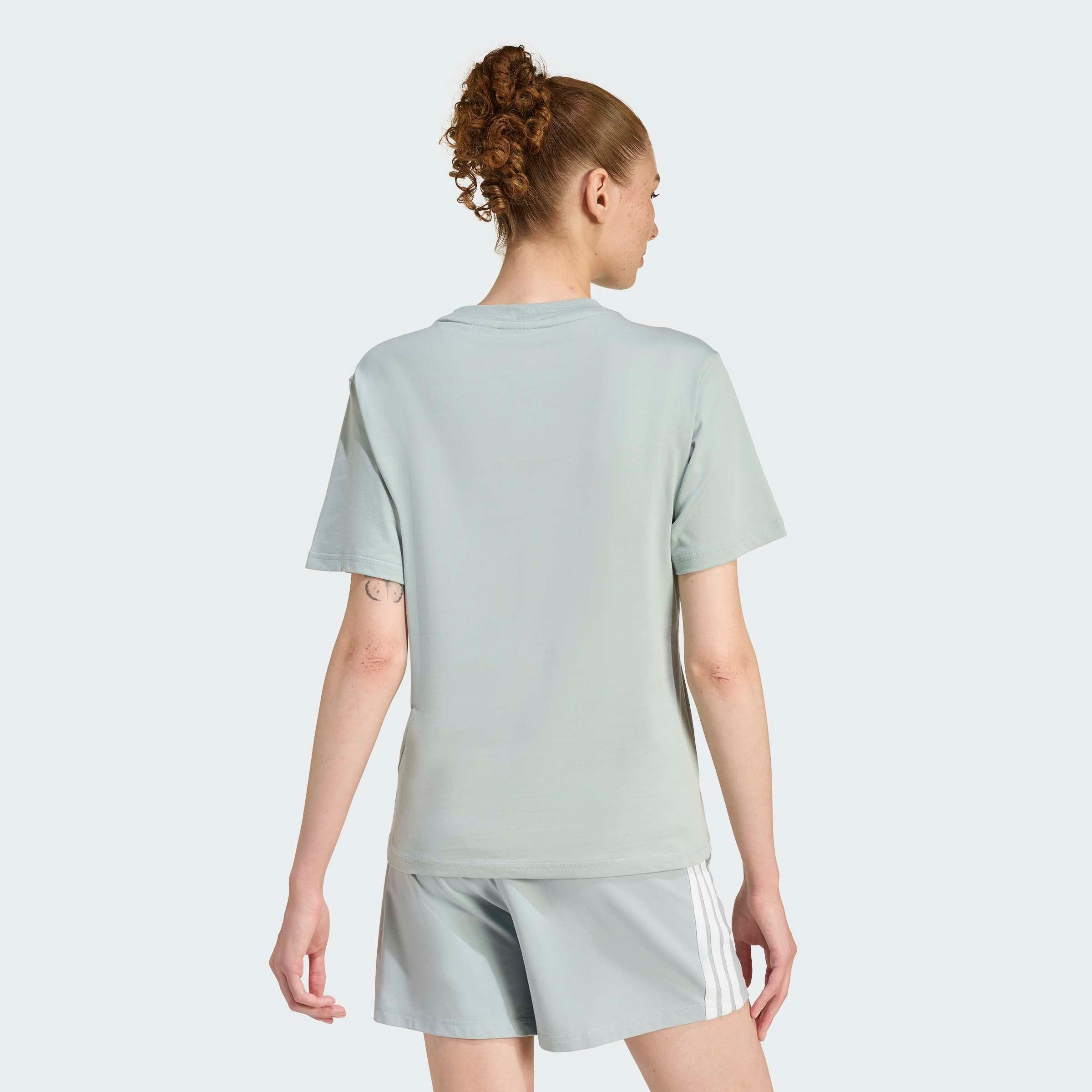 adidas Sportswear T-Shirt ESSENTIALS BAUMWOLL-, KLEINES LOGO Basic Design, Rundhalsausschnitt, mit kleinem 3-Streifen Logo