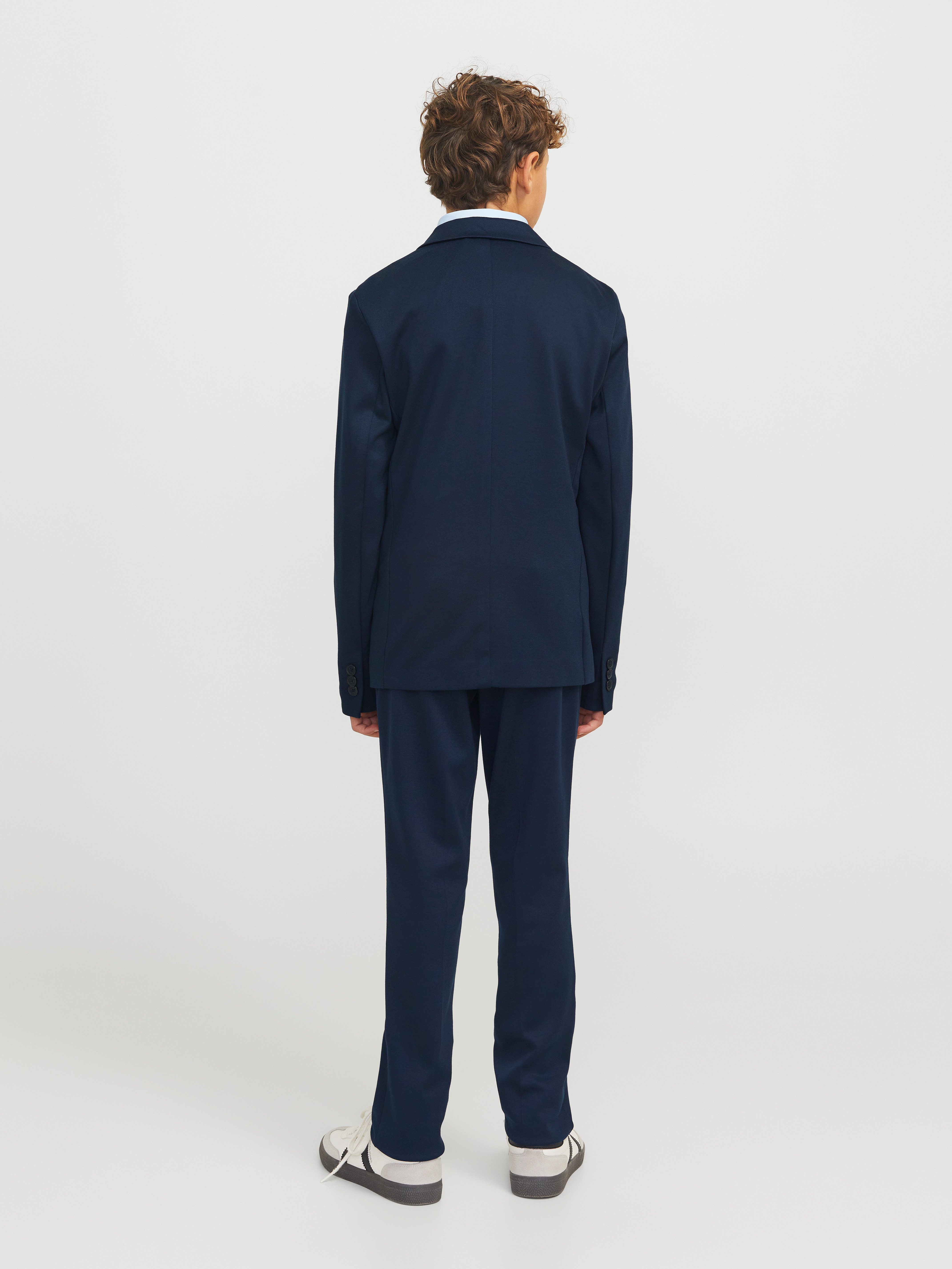 Jack & Jones Junior Anzug JJEJAXON sorgt für stylischen Look mit optimaler Passform (Set, 2-tlg) unifarben, modisch, slim fit, Jersey, Reverskragen – Bild 3 von 5