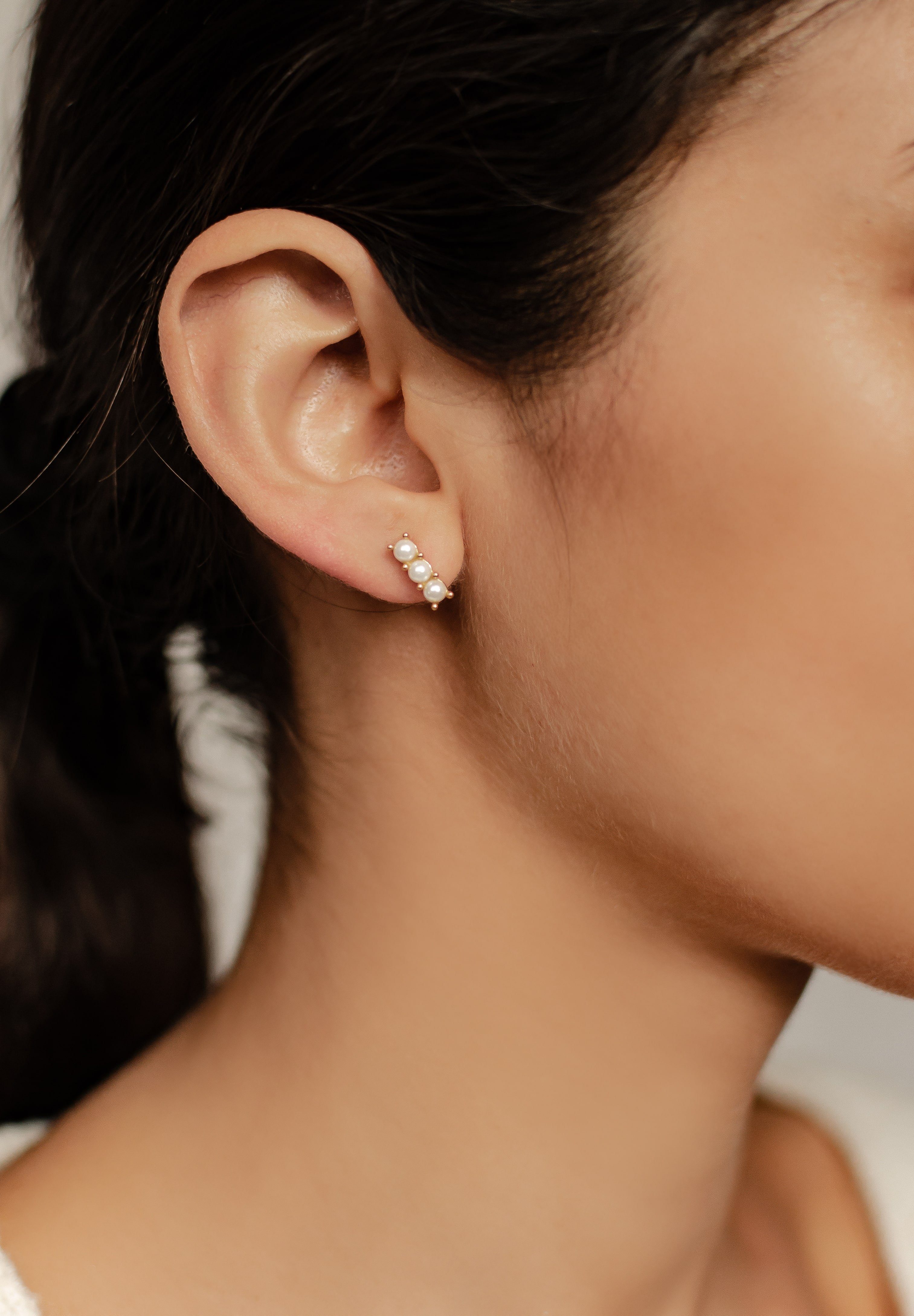 Hey Happiness Paar Ohrstecker Perlen weiß, Ohrhänger 18K Vergoldet, Silber 925 Ohrringe Damen Stab Geo